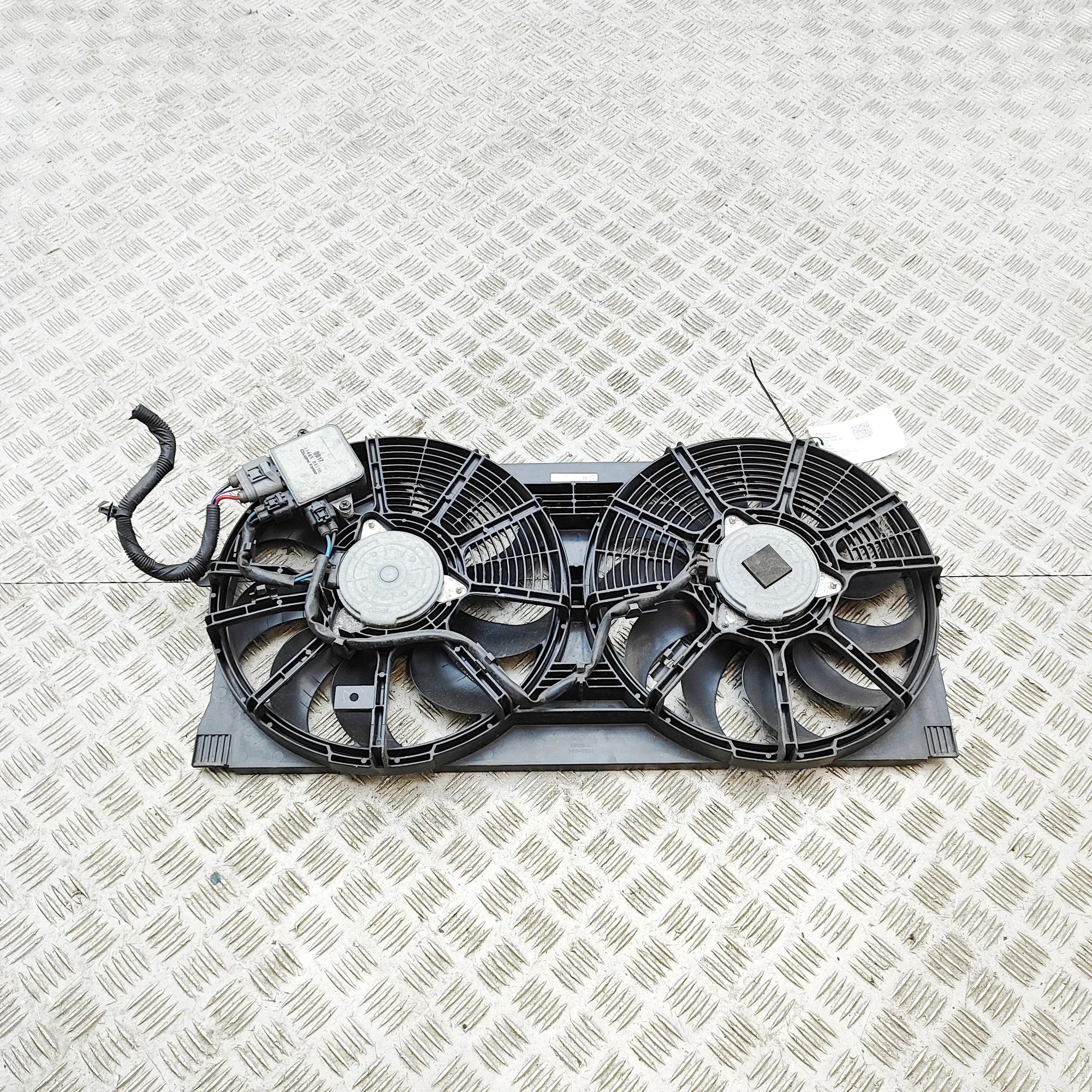 Nissan Leaf Engine Cooling Fan Shroud Engine Cooling Fan Shroud — NISSAN LEAF (ZE1) (...