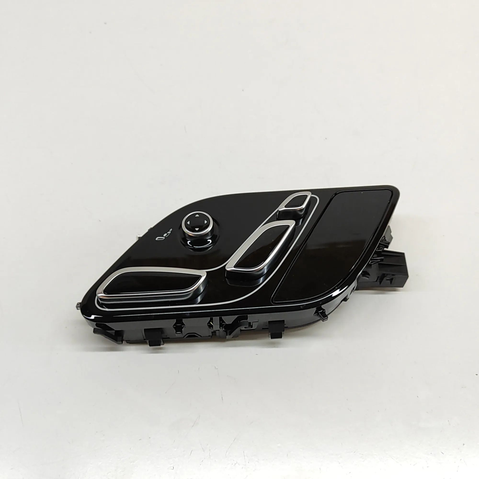 Land Rover Range Rover (L405) Right Seat Control Buttons Right Seat Control Buttons — LAND ROVER RANGE R...