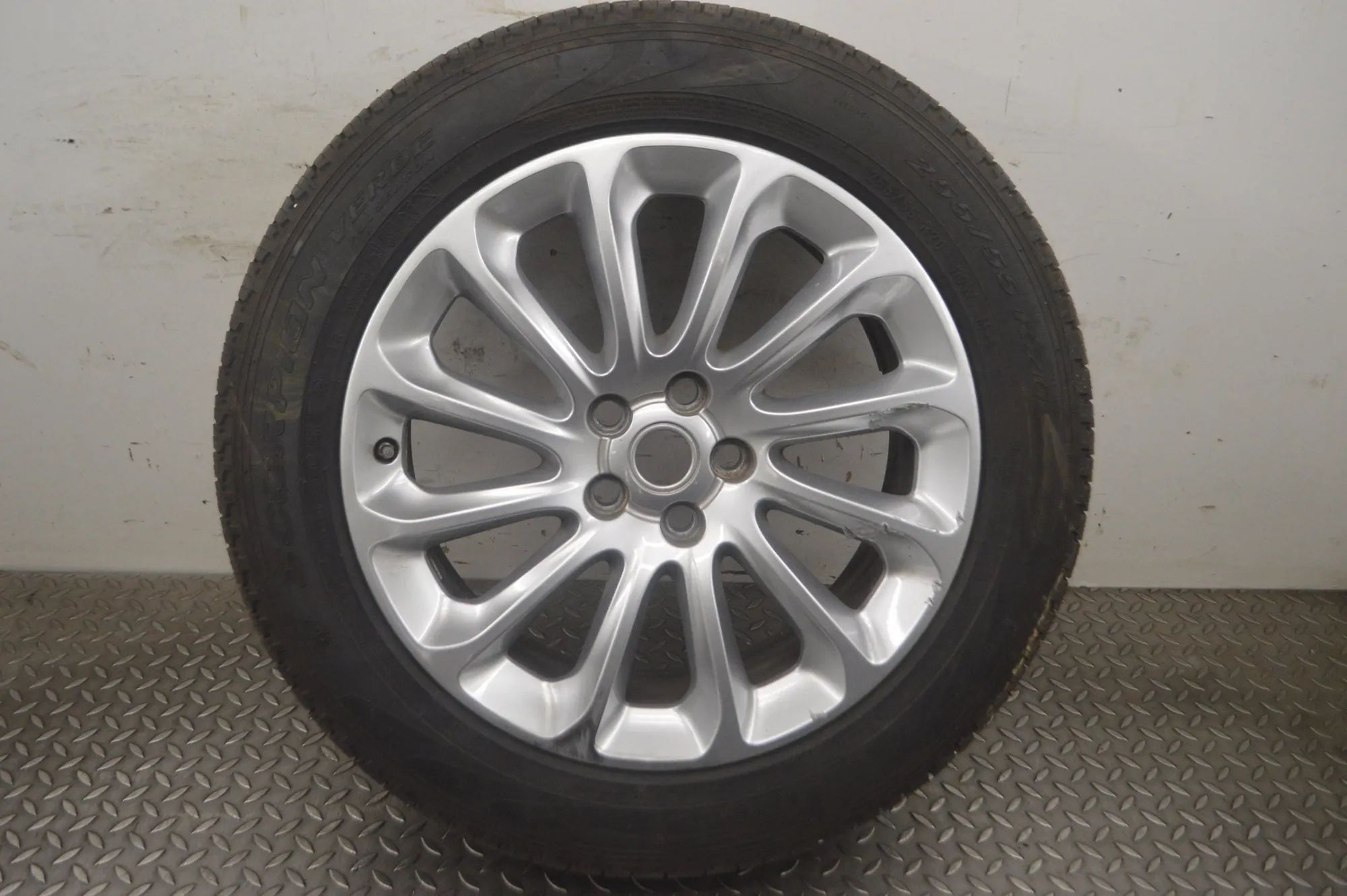 Land Rover Range Rover (L405) Spare Wheel Space Saver Spare Wheel Space Saver — LAND ROVER RANGE ROVE...