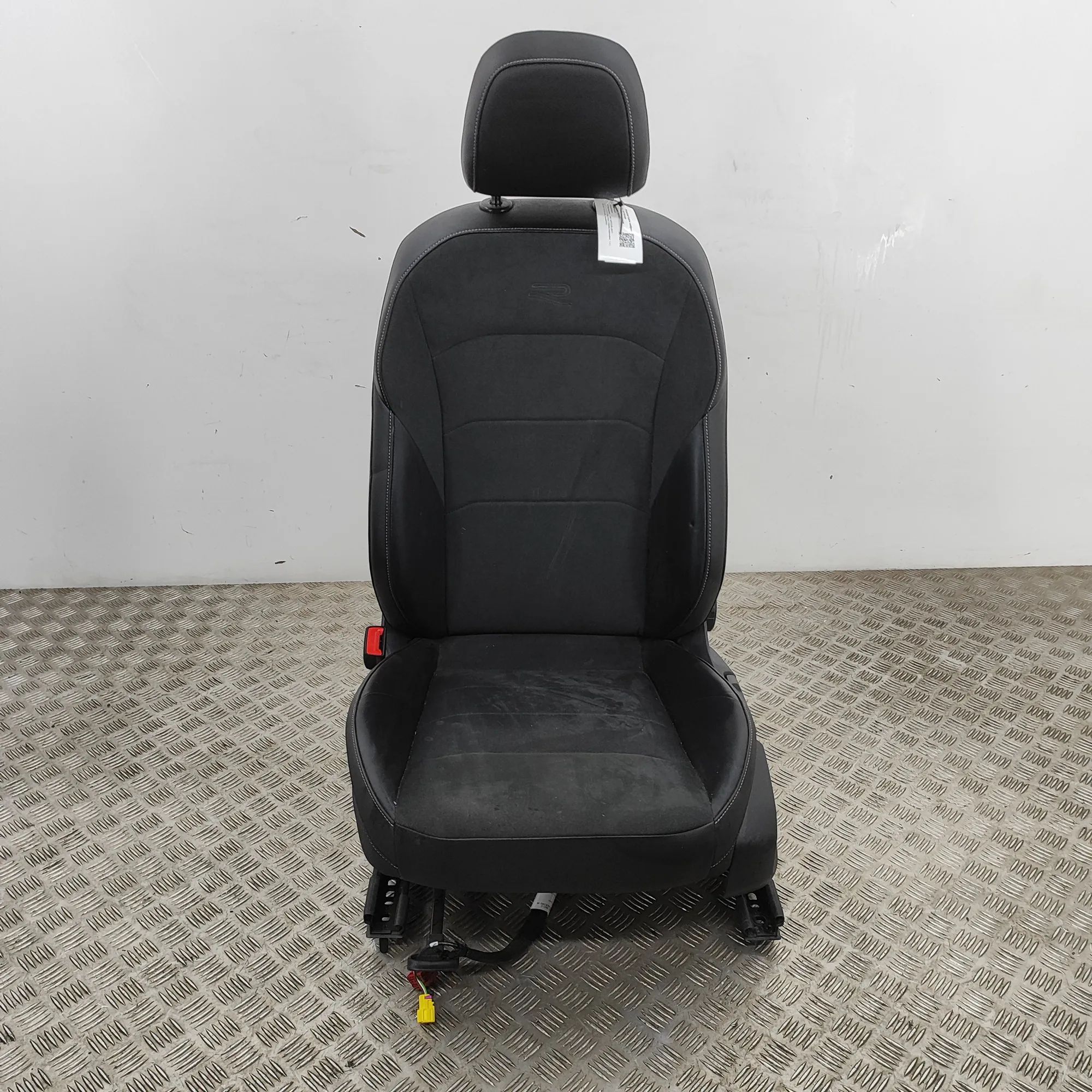 Volkswagen Arteon Front Left Seat Front left seat — VW ARTEON (3H7) (2017-...) — ...