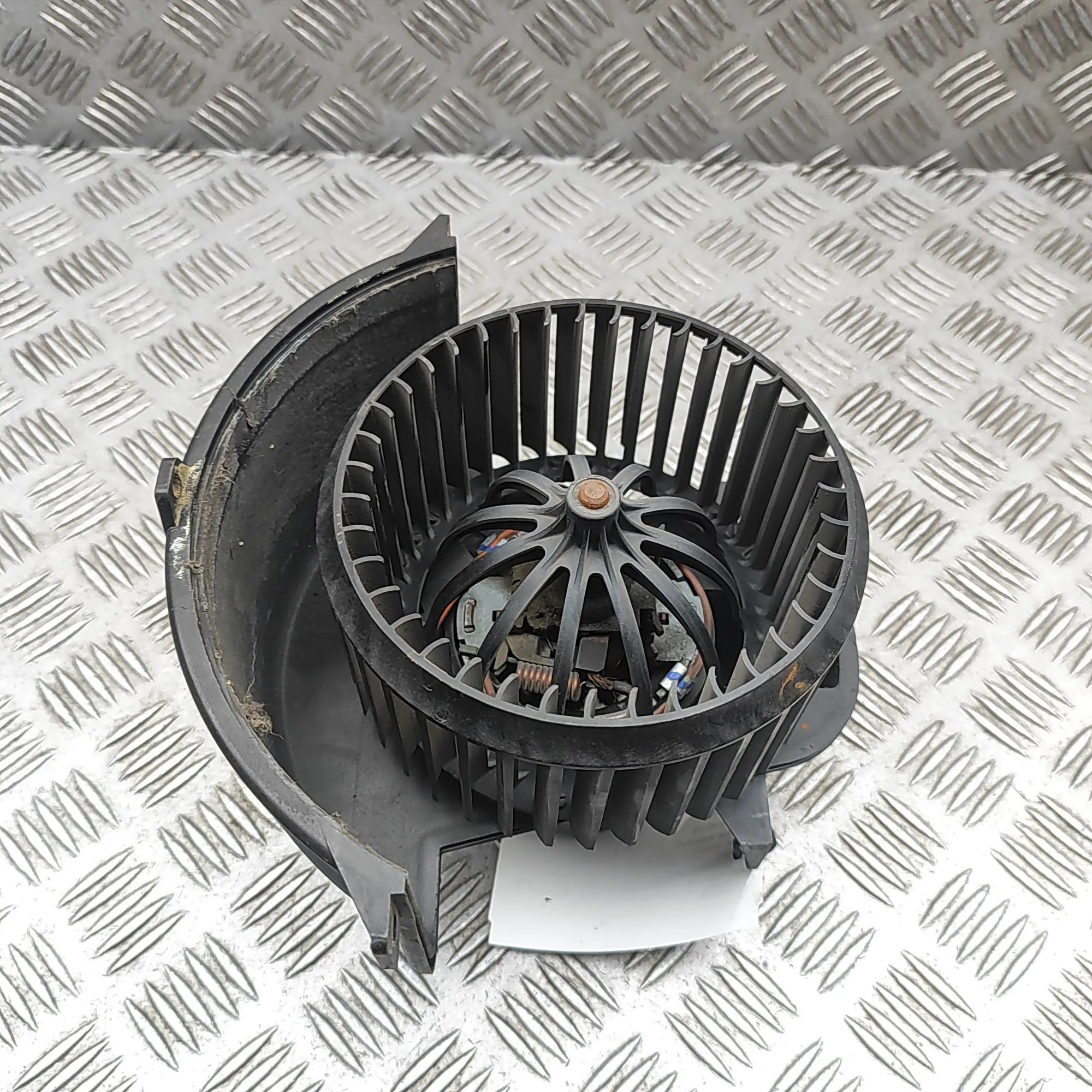 Volkswagen Amarok Heater Blower Fan Heater Blower Fan — VW AMAROK (2H_, S1B) (2010-...
