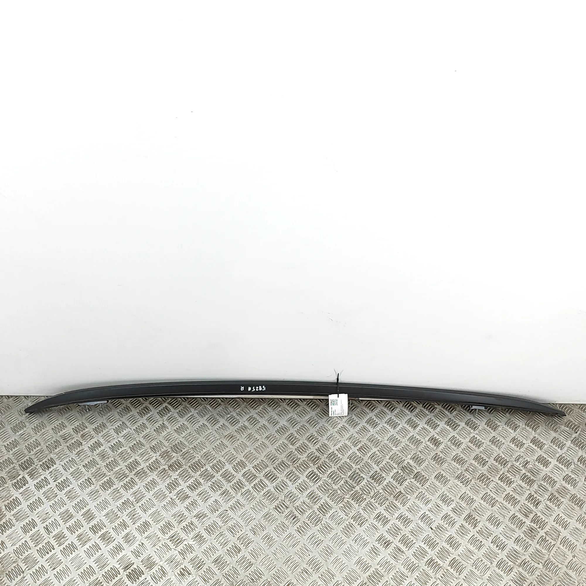 Mercedes-Benz A (W177) Right Side Roof Rail Right Side Roof Rail — MERCEDES BENZ EQAH243 (2...