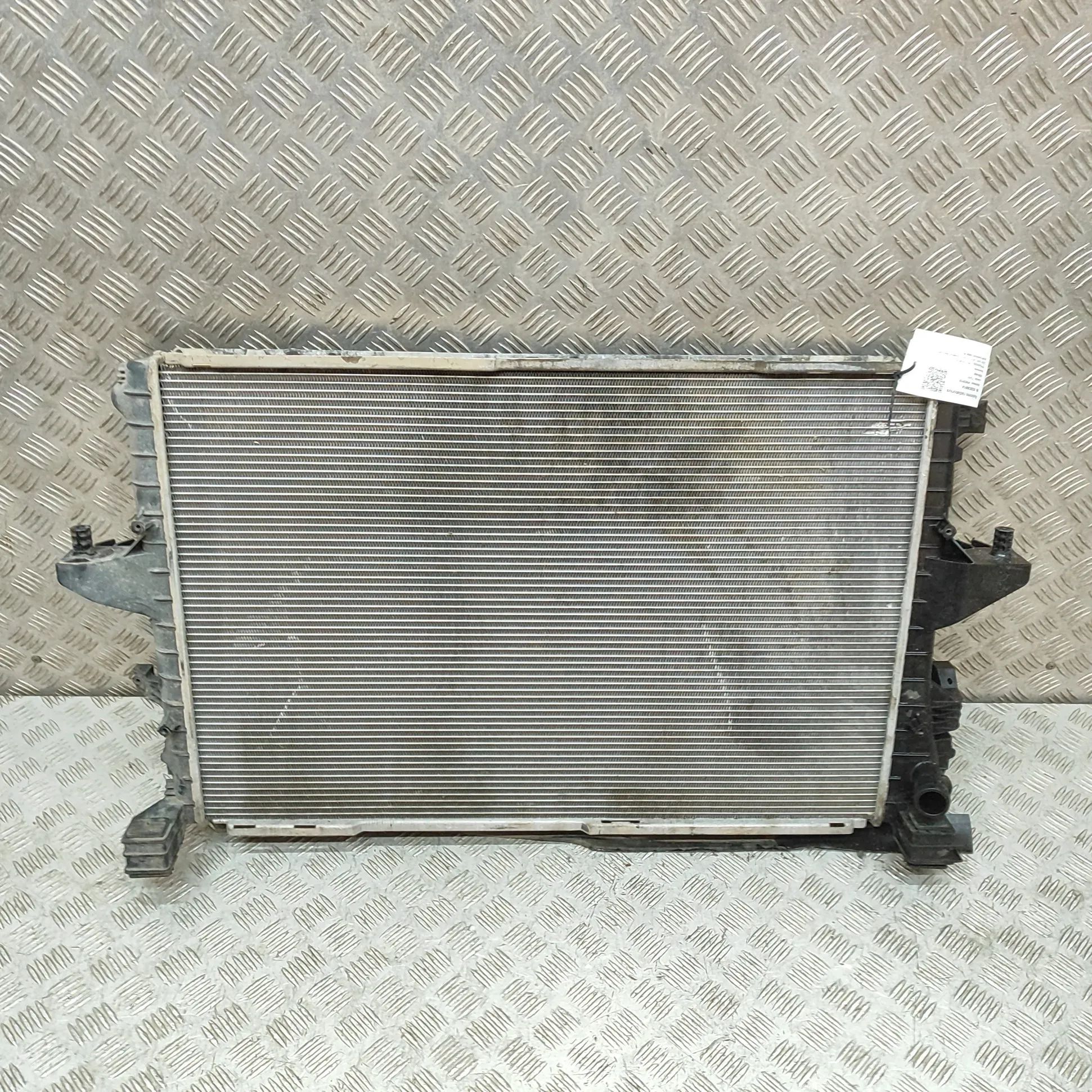 Volkswagen Transporter (T6, Caravelle, Multivan) Cooling Radiator Cooling Radiator — VW TRANSPORTER (VI T6 Van SG...
