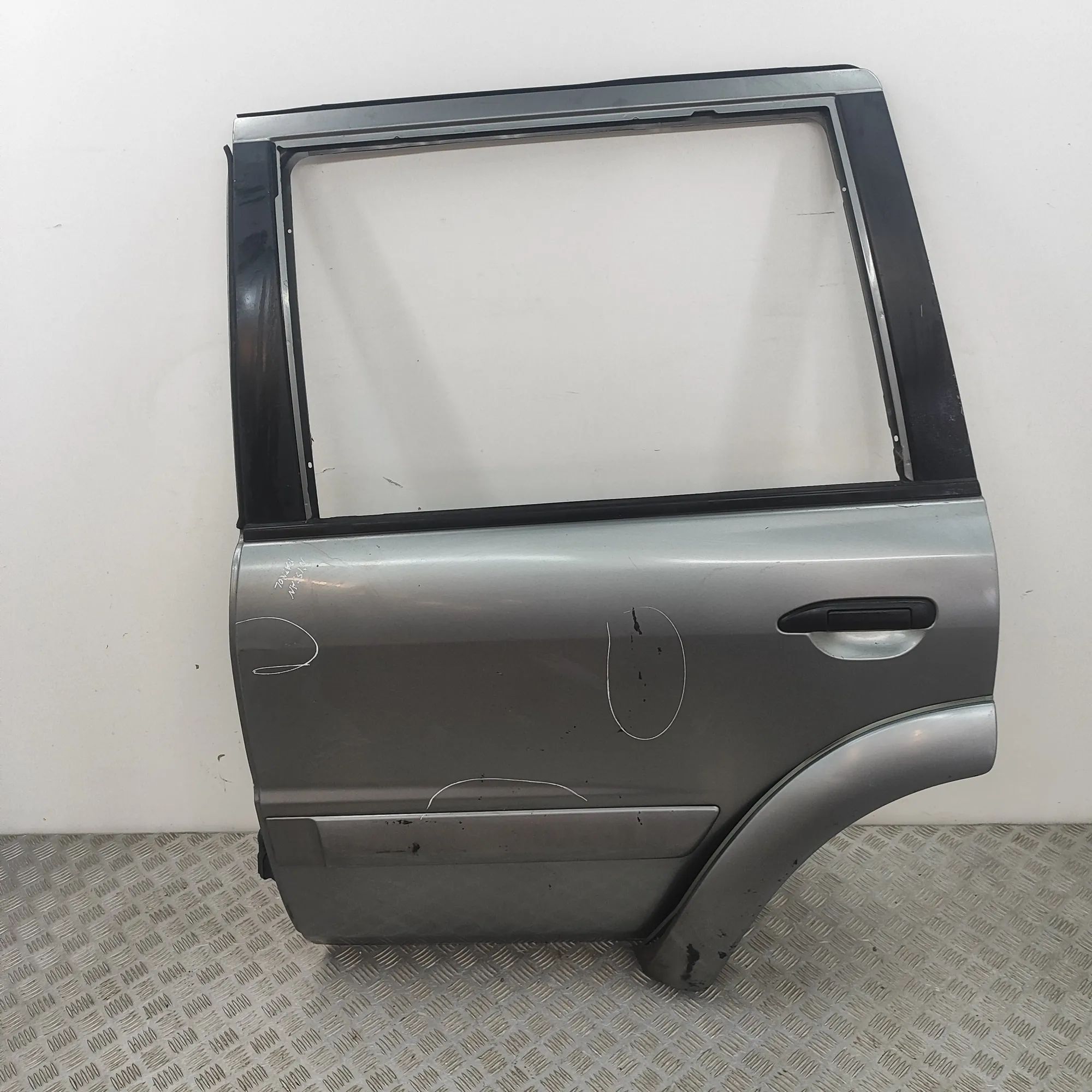 Nissan Patrol (Y60) Door — rear left Door — rear left — NISSAN PATROL (GR V Wagon Y6...