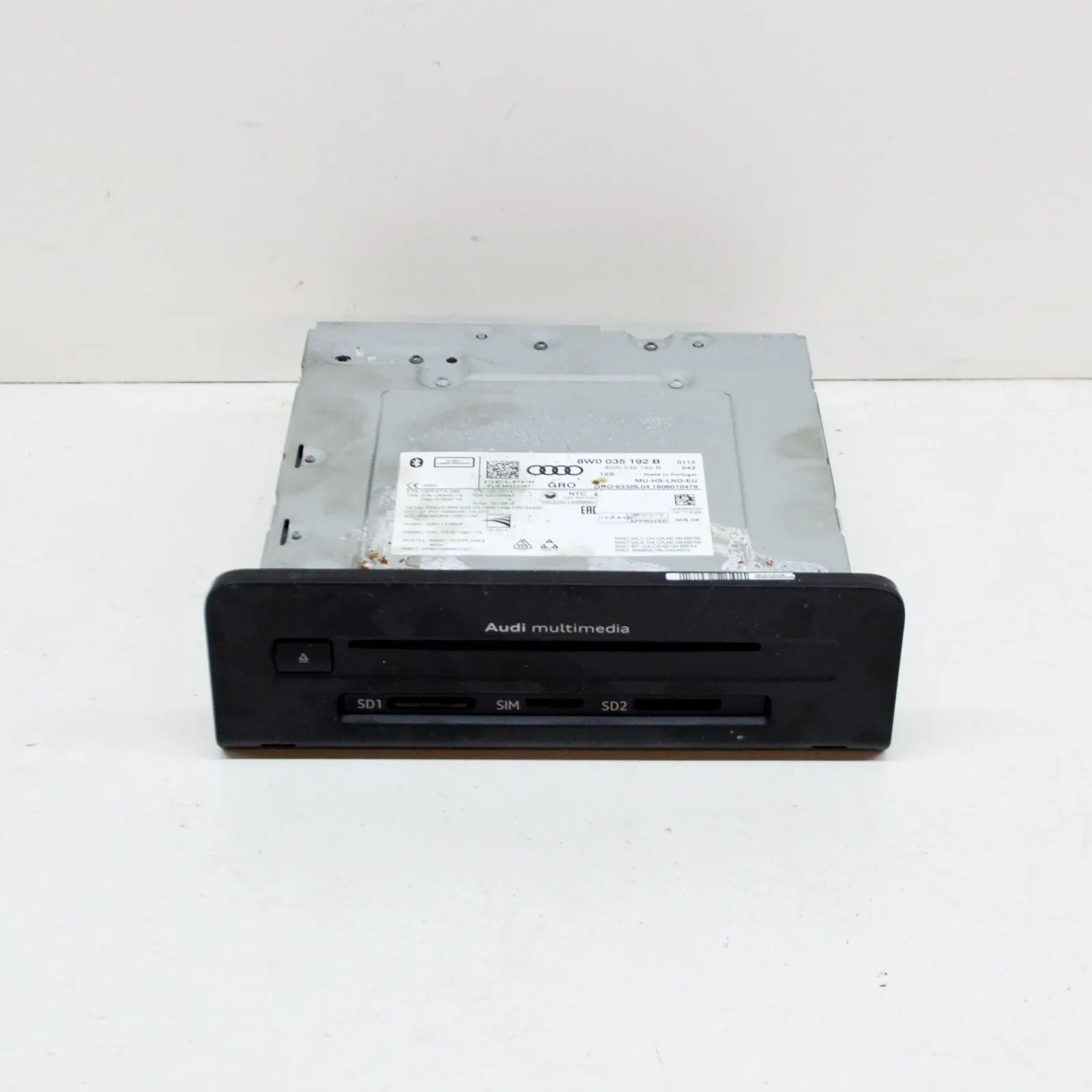 Audi A4 (B8) Radio / CD / navigation head unit Radio / CD / navigation head unit — AUDI A4 (Av...