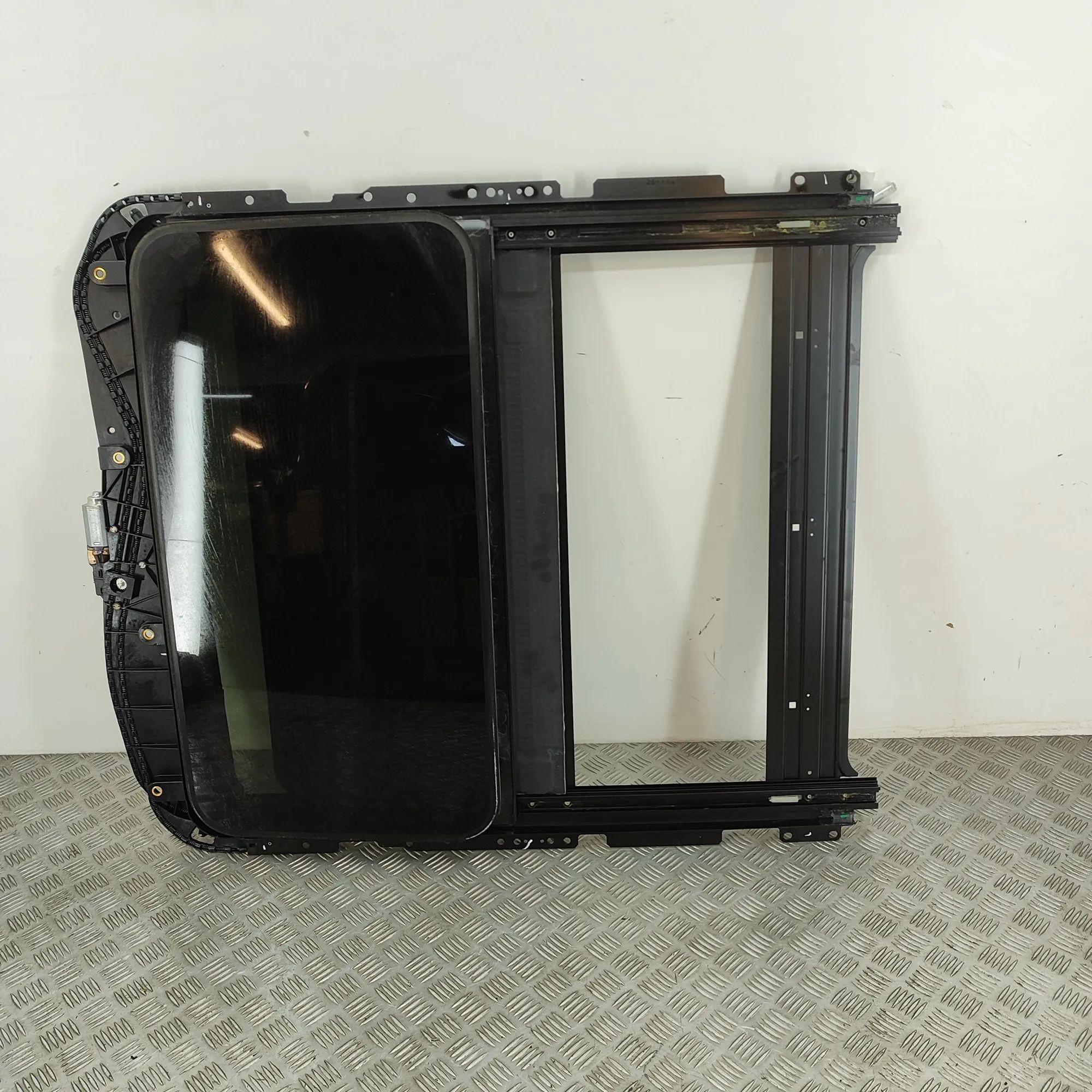 Maserati Ghibli Sunroof Sunroof — MASERATI GHIBLI (M157) (2013-...) — 6...