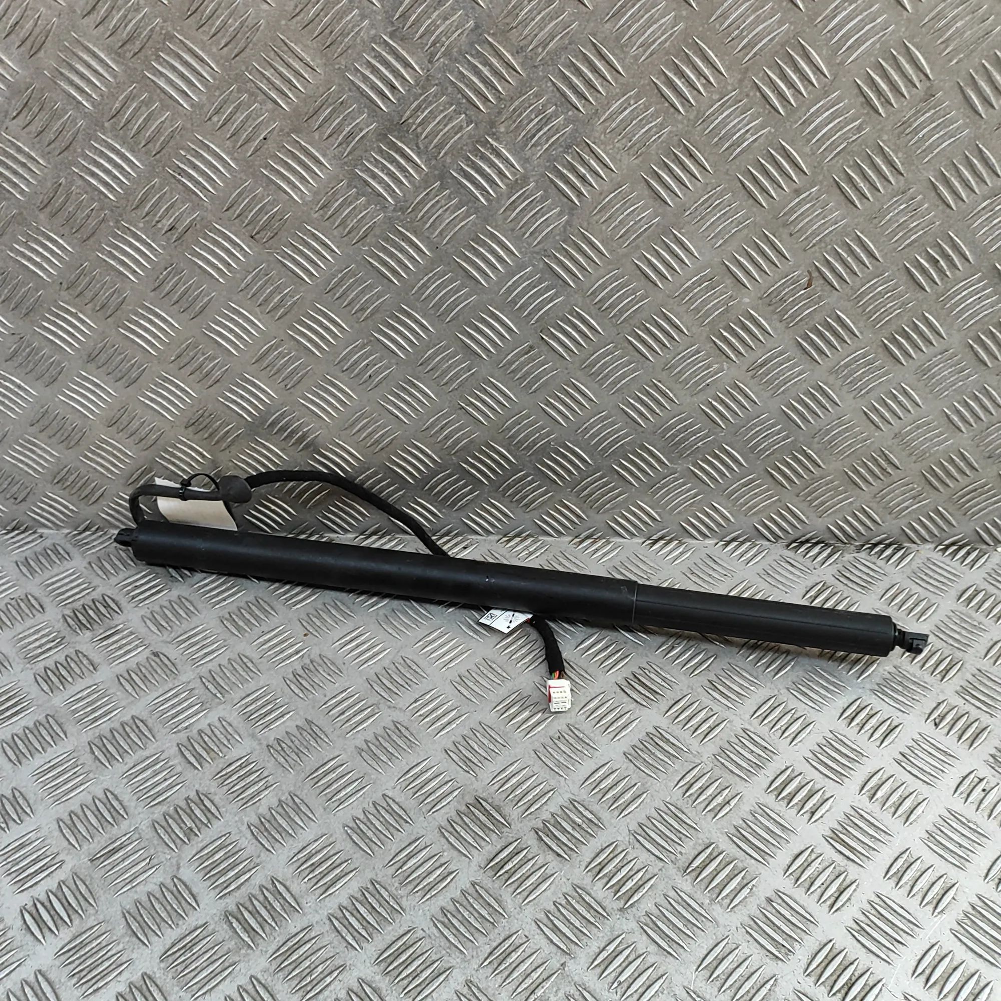 Maserati Levante Right Side Tailgate Gas Strut Right Side Tailgate Gas Strut — MASERATI LEVANT...