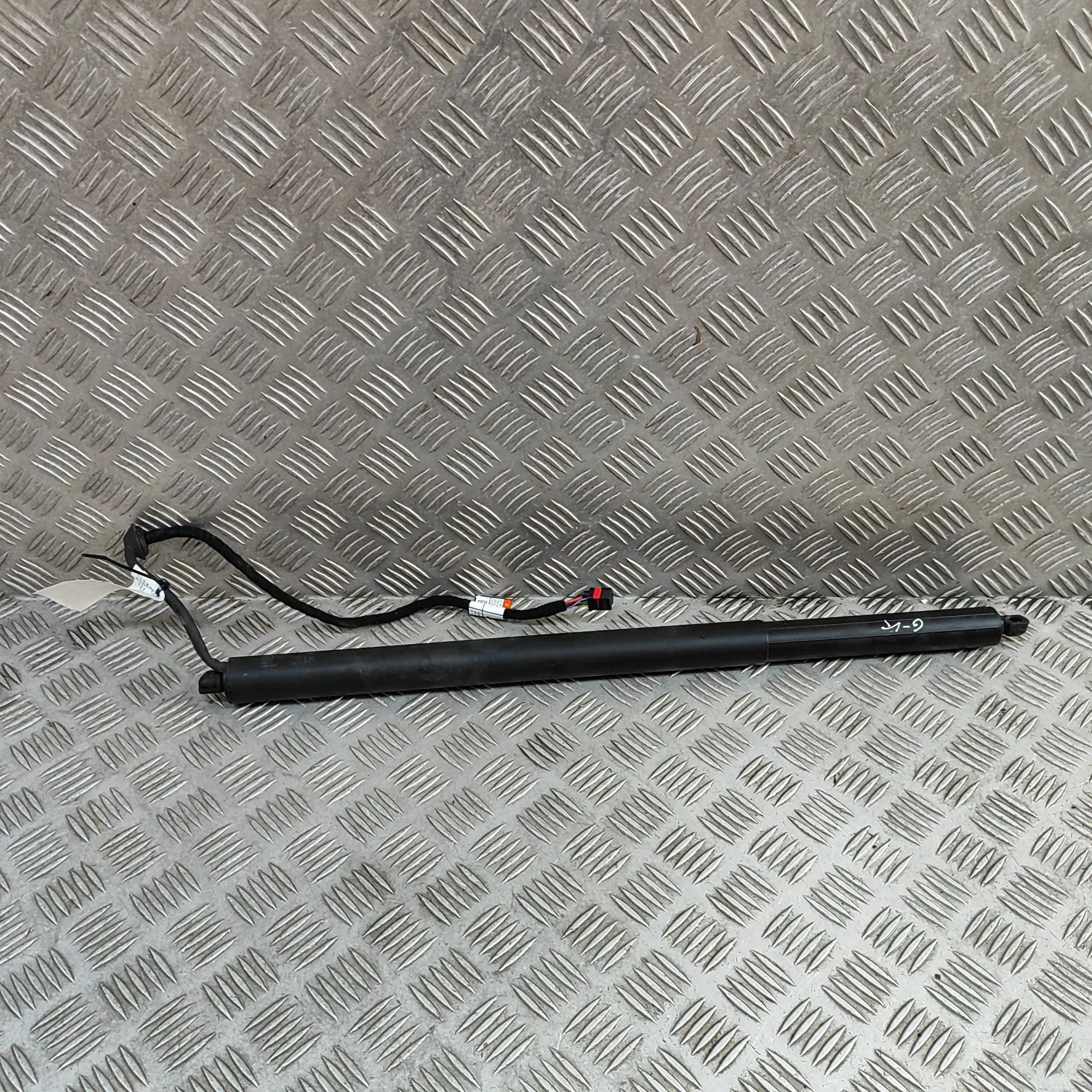 Maserati Levante Left Side Tailgate Gas Strut Left Side Tailgate Gas Strut — MASERATI LEVANTE...