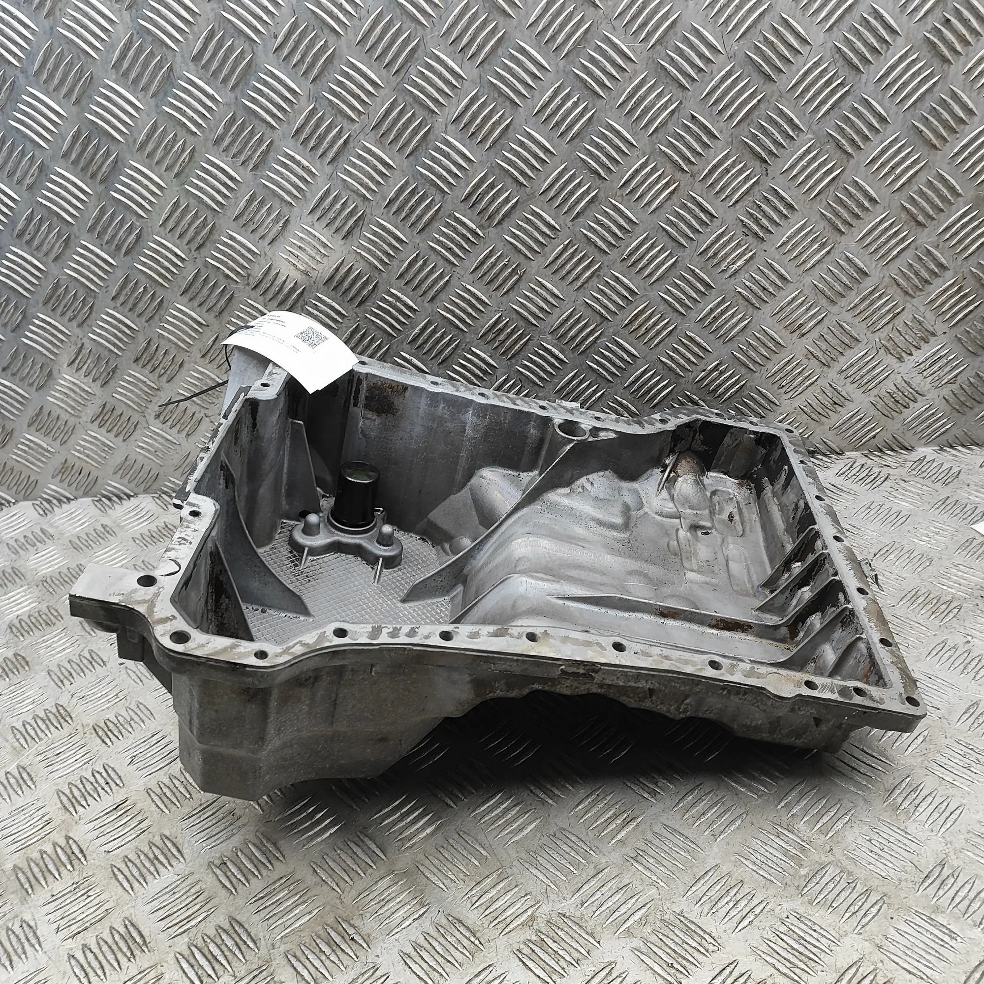 Mercedes-Benz A (W169) Oil sump Oil sump — MERCEDES BENZ C-CLASS (W204) (2007-2...