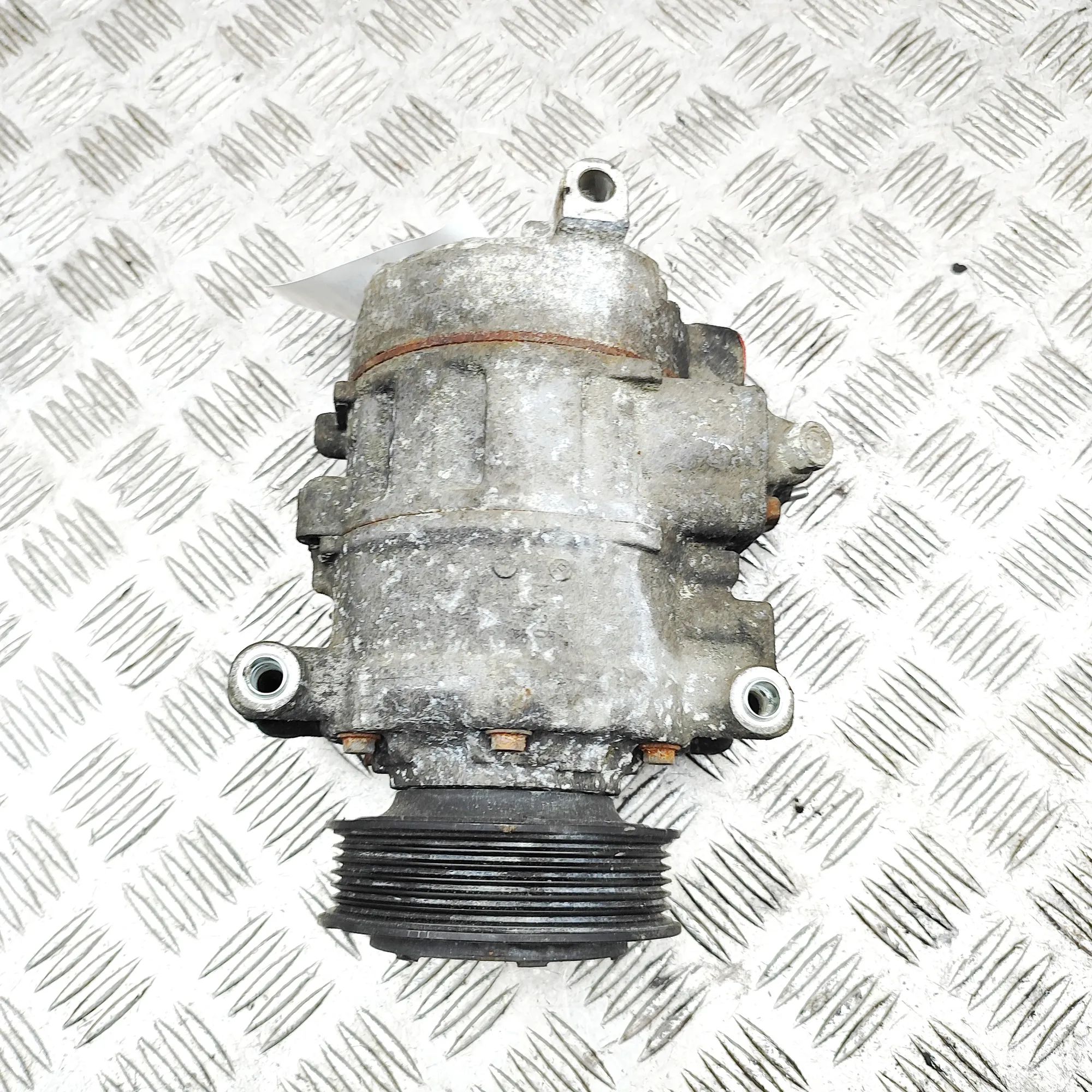 Volkswagen Amarok Air-conditioning compressor Air-conditioning compressor — VW AMAROK (2H_, S...