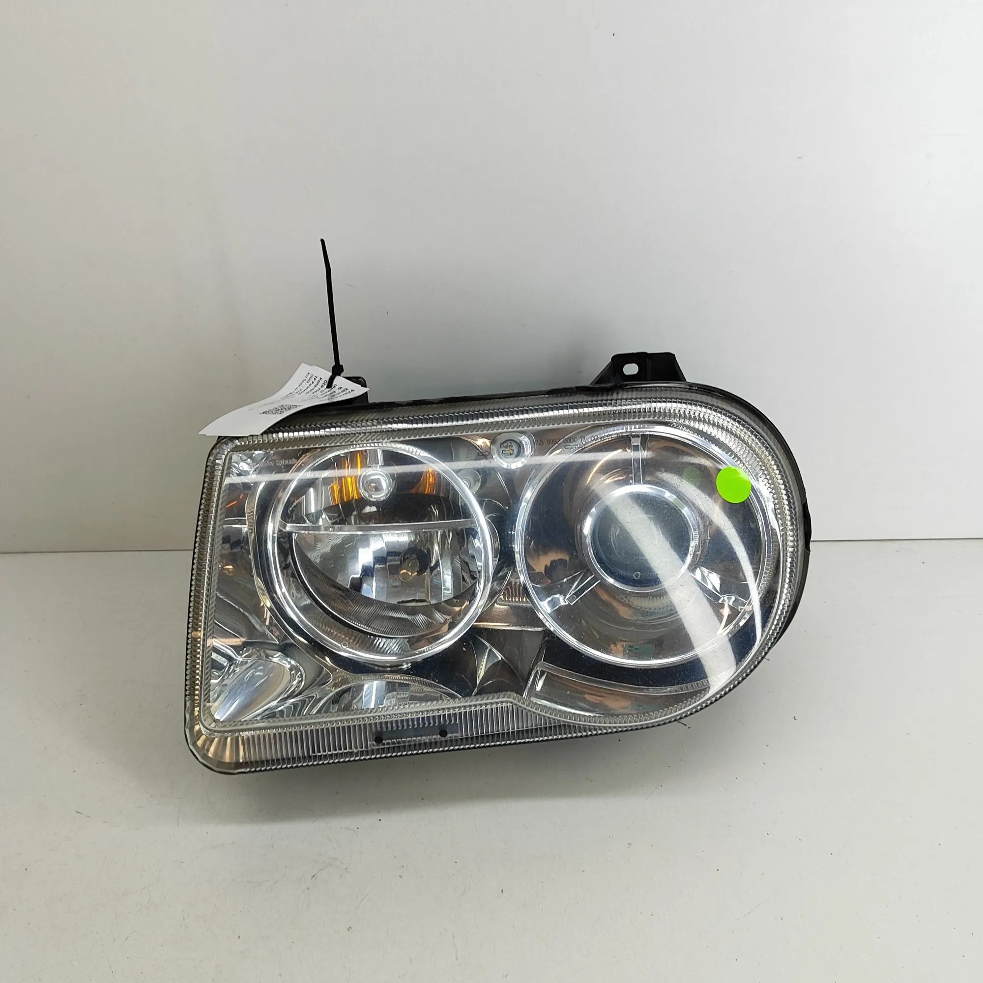 Chrysler 300C Front Left Headlight Front Left Headlight — CHRYSLER 300 (C LX) (200...