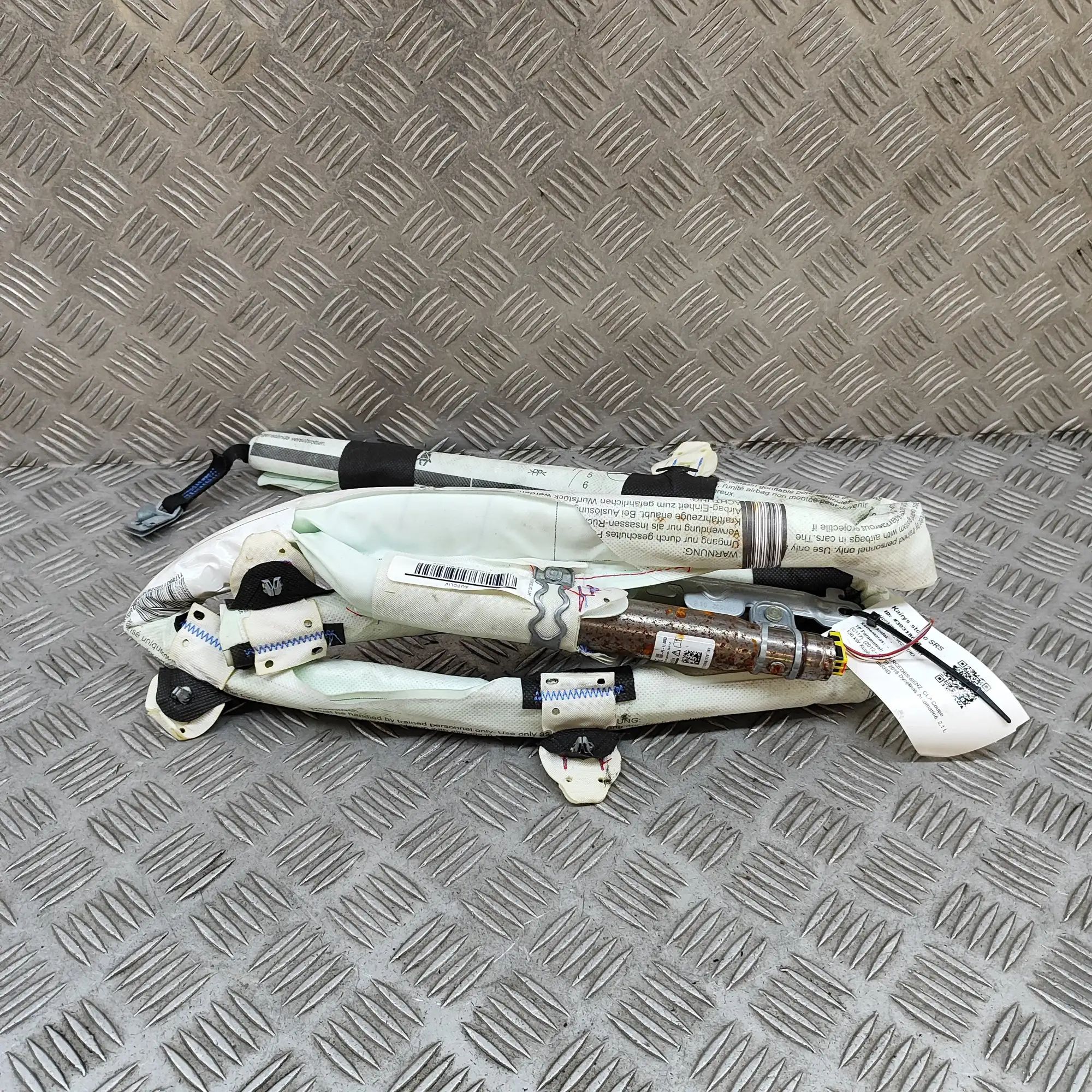 Mercedes-Benz CLA (C117) Left Side Roof Safety Curtain SRS Left Side Roof Safety Curtain SRS — MERCEDES BE...