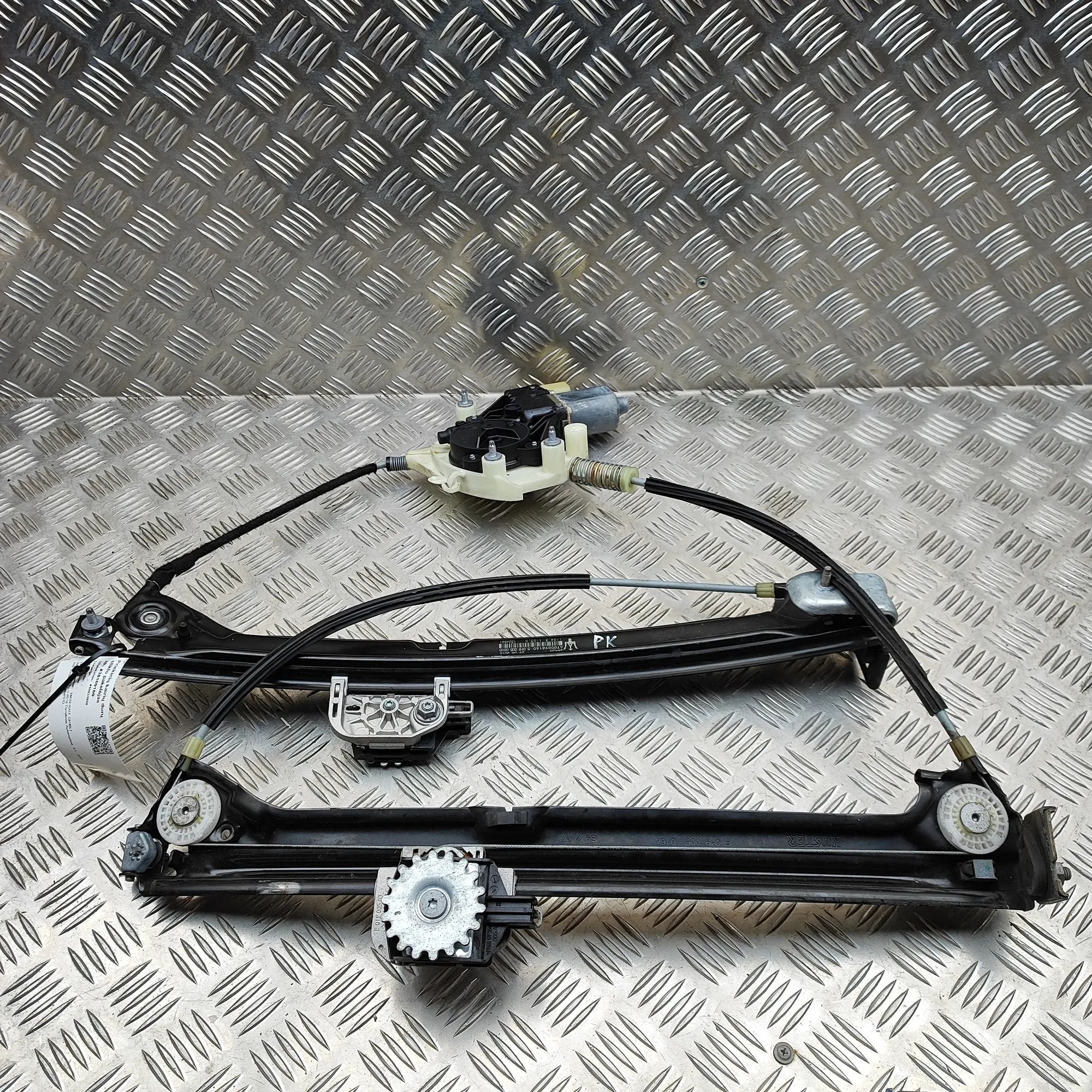 Maserati Ghibli Front Left Door Window Regulator Front Left Door Window Regulator — MASERATI GHI...