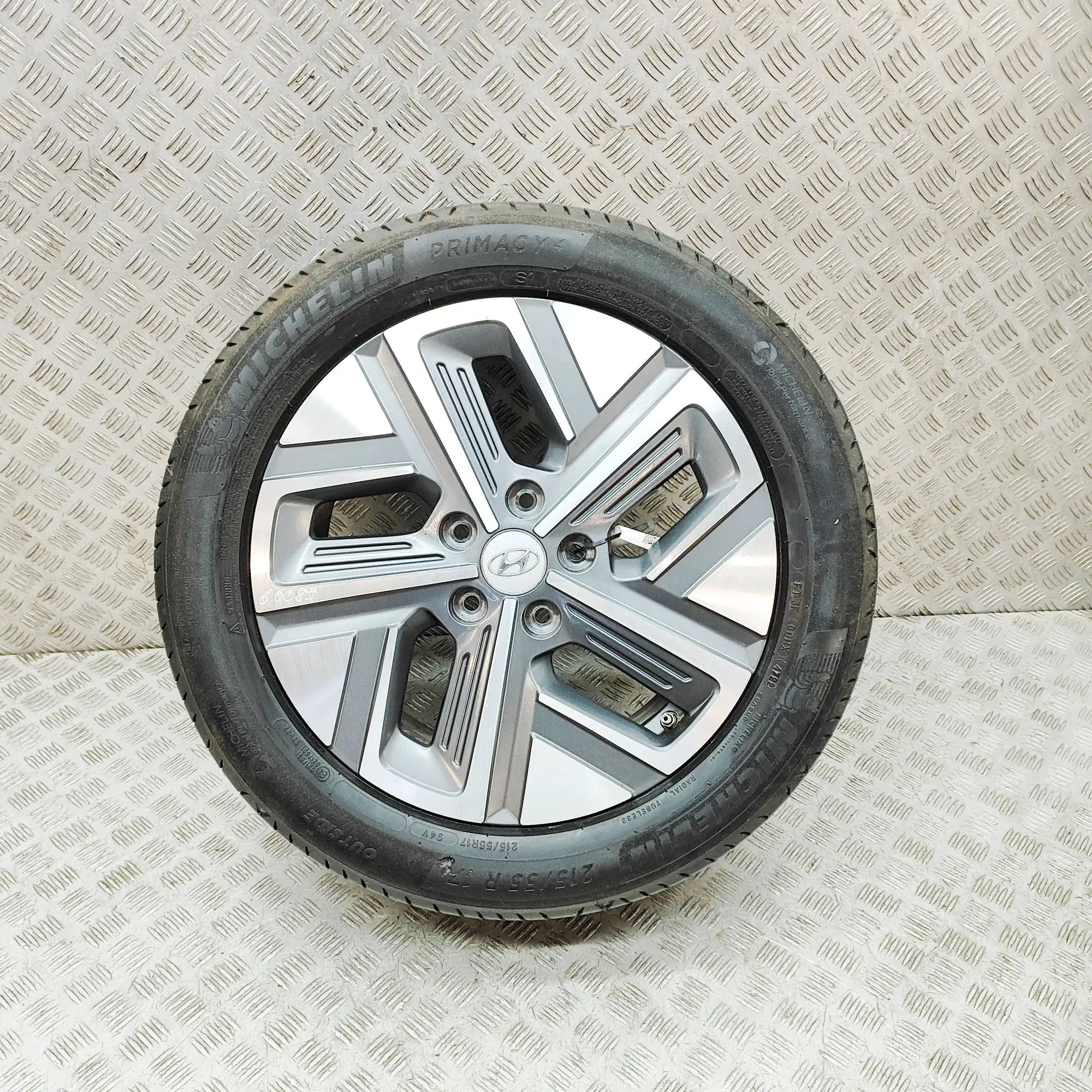 Hyundai Kona Alloy Wheel Alloy wheel — HYUNDAI KONA (2017-...) — 52910-K...
