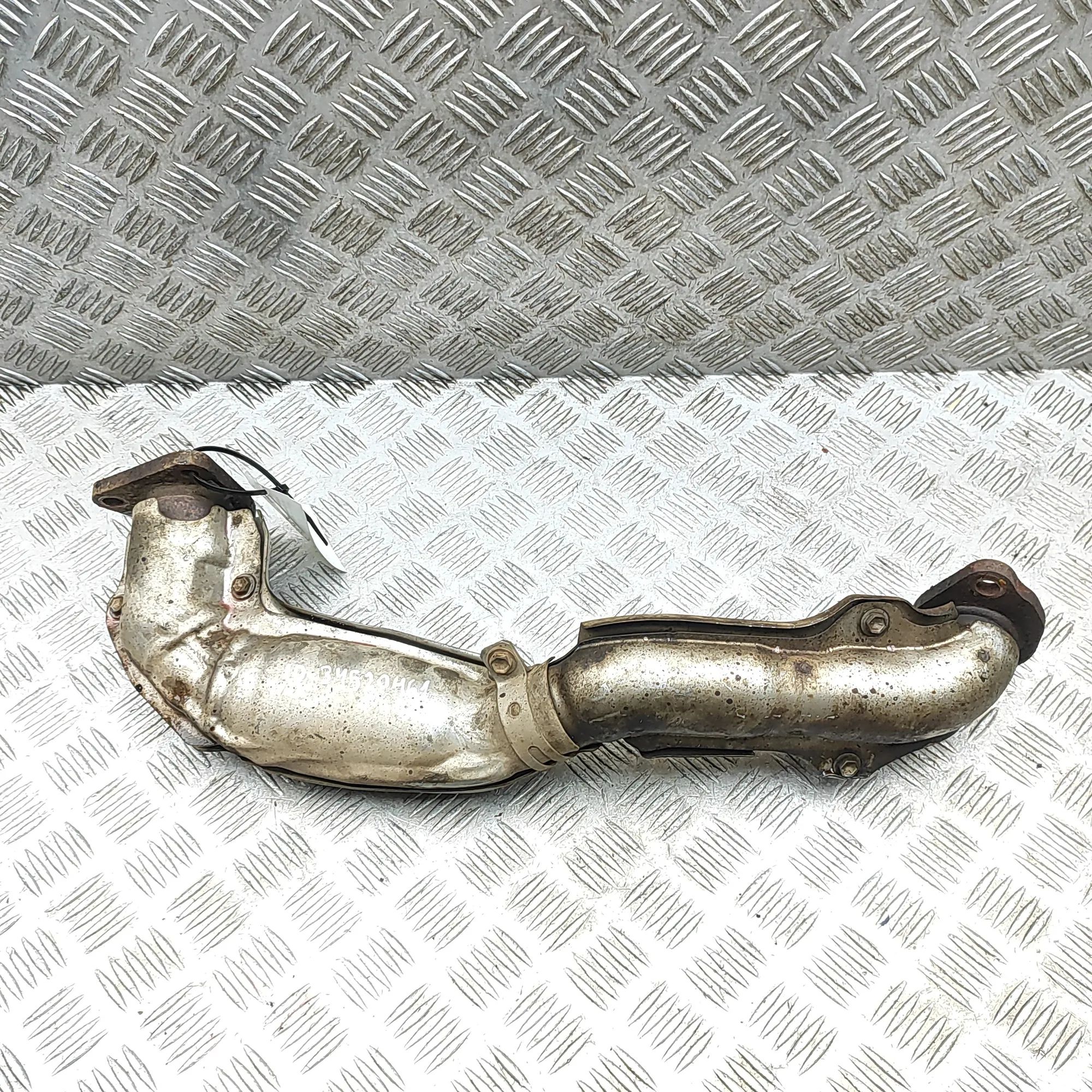 Subaru Outback väljalaskekollektor Exhaust manifold — SUBARU OUTBACK (BS) (2014-.....