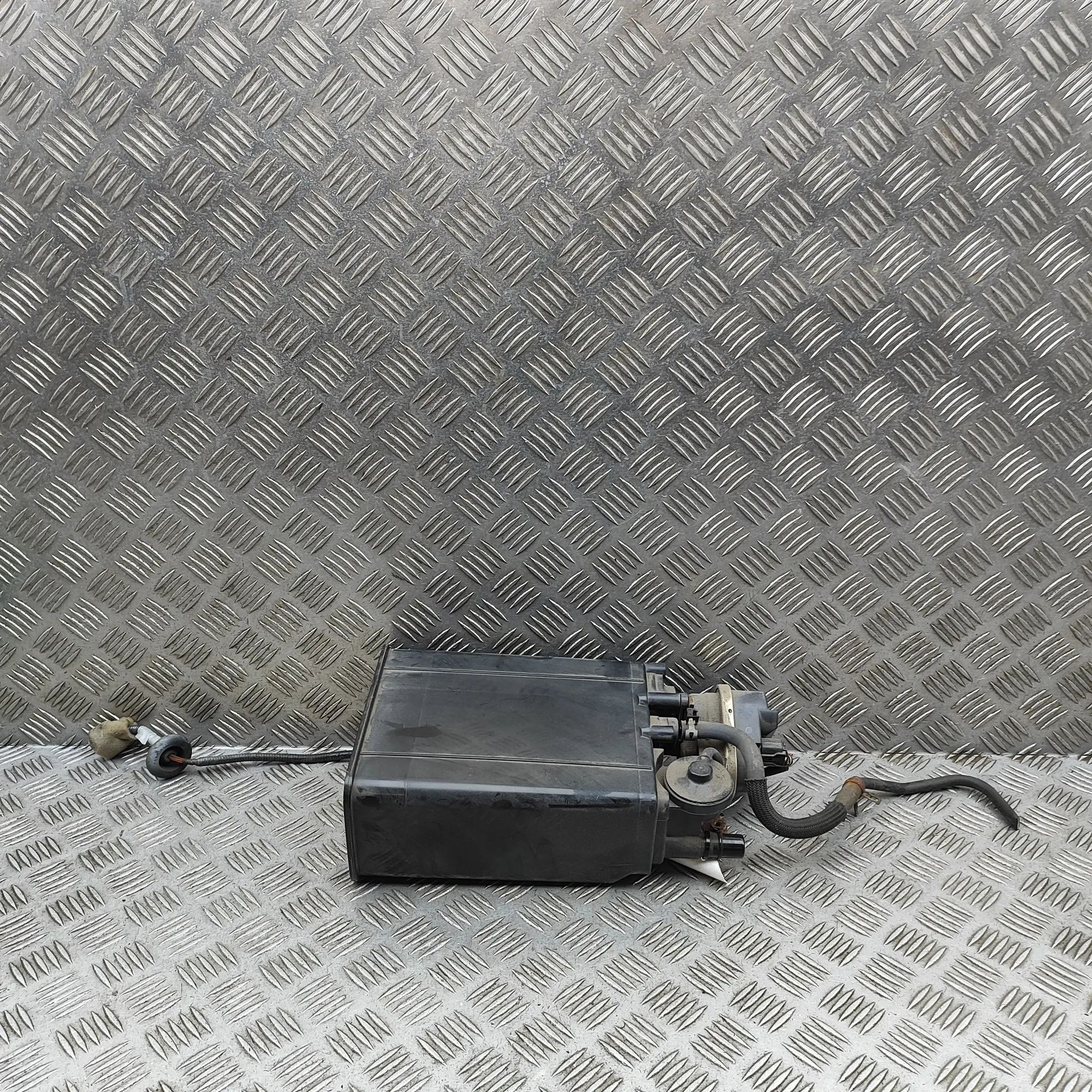 Lexus LS Activated charcoal canister Activated charcoal canister — LEXUS LS (_F4_) (...
