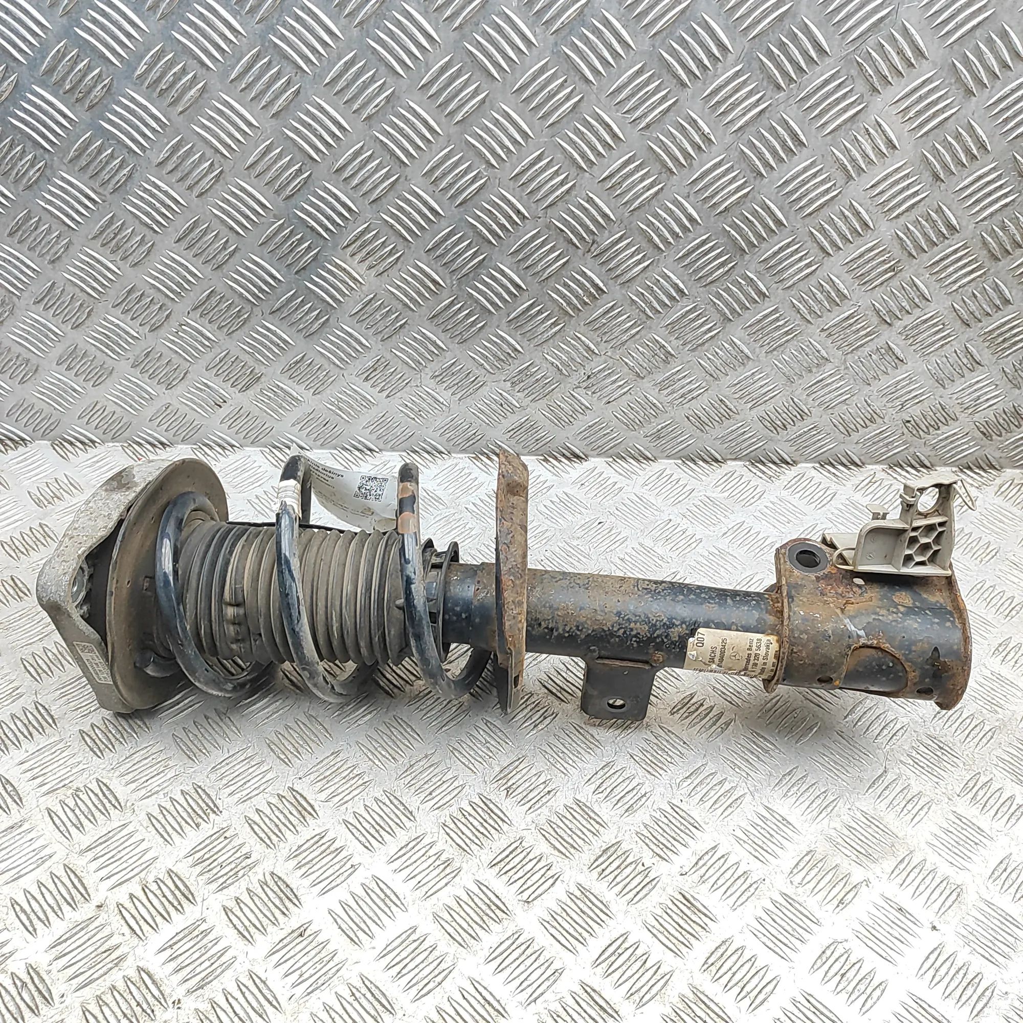 Mercedes-Benz CLA (C117) Shock absorber — front right Shock absorber — front right — MERCEDES BENZ CL...