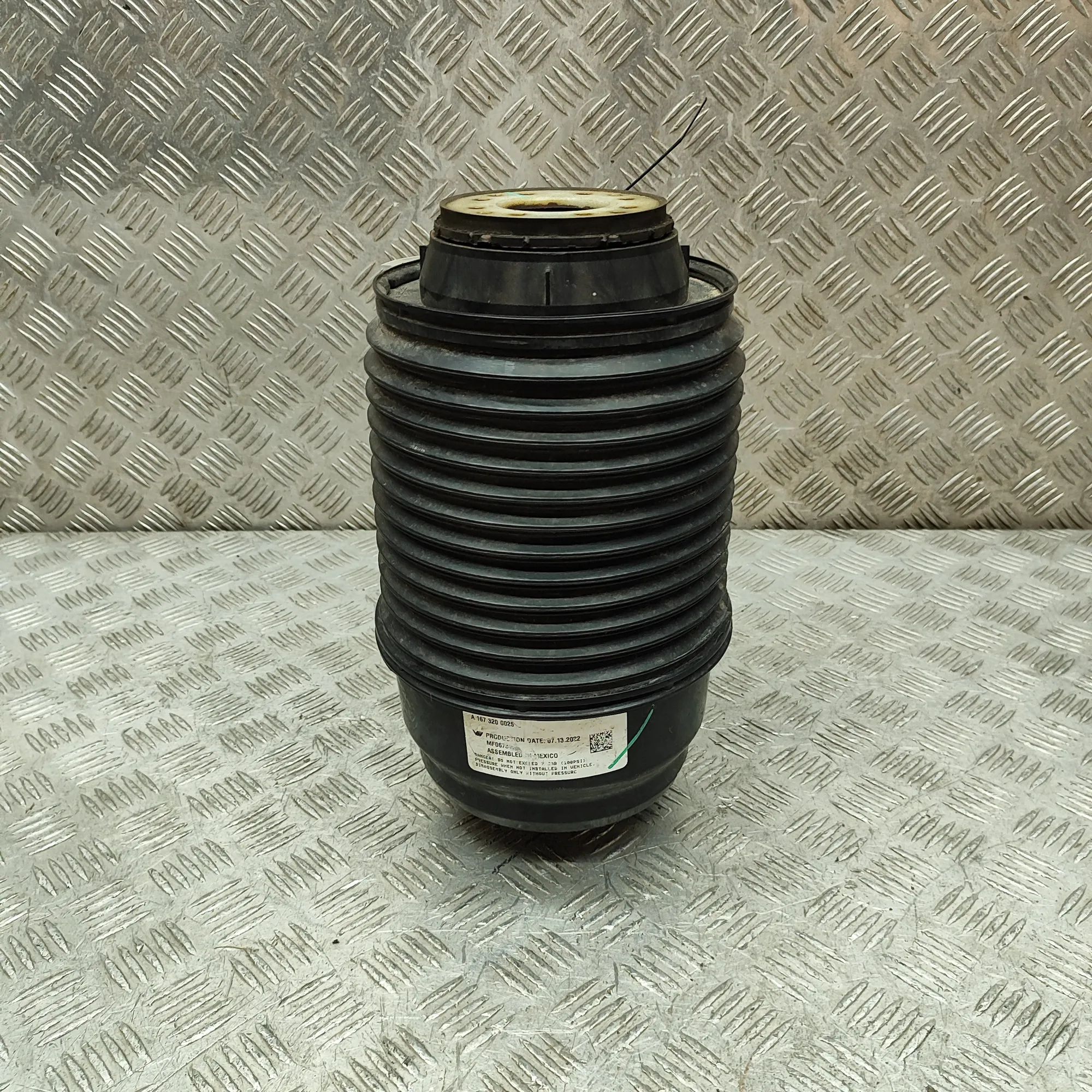 Mercedes-Benz GL / GLS (X166) Rear Left Air Suspension Spring Bag Rear Left Air Suspension Spring Bag — MERCEDES ...