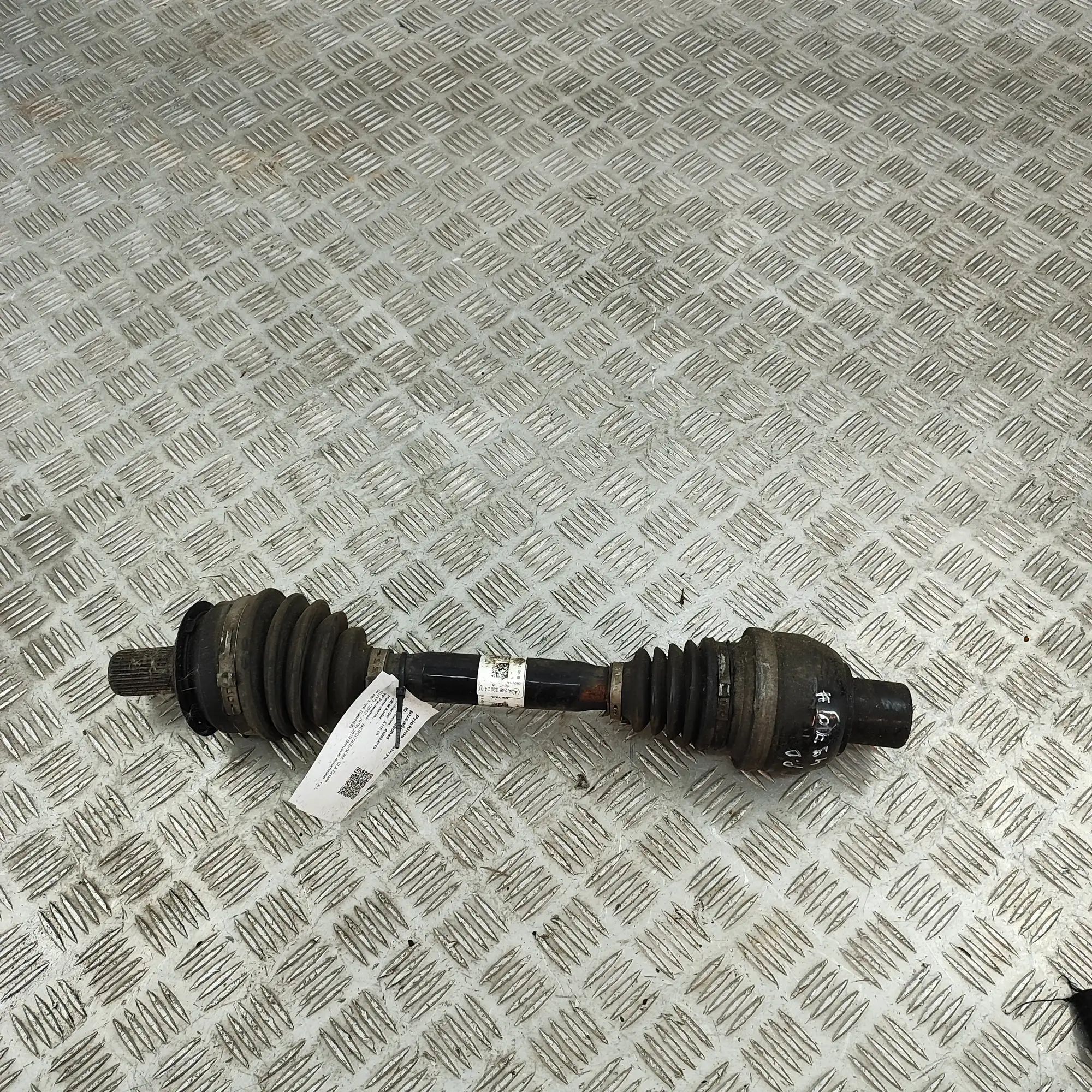 Mercedes-Benz CLA (C117) Front Right Driveshaft Front Right Driveshaft — MERCEDES BENZ CLA (Cou...