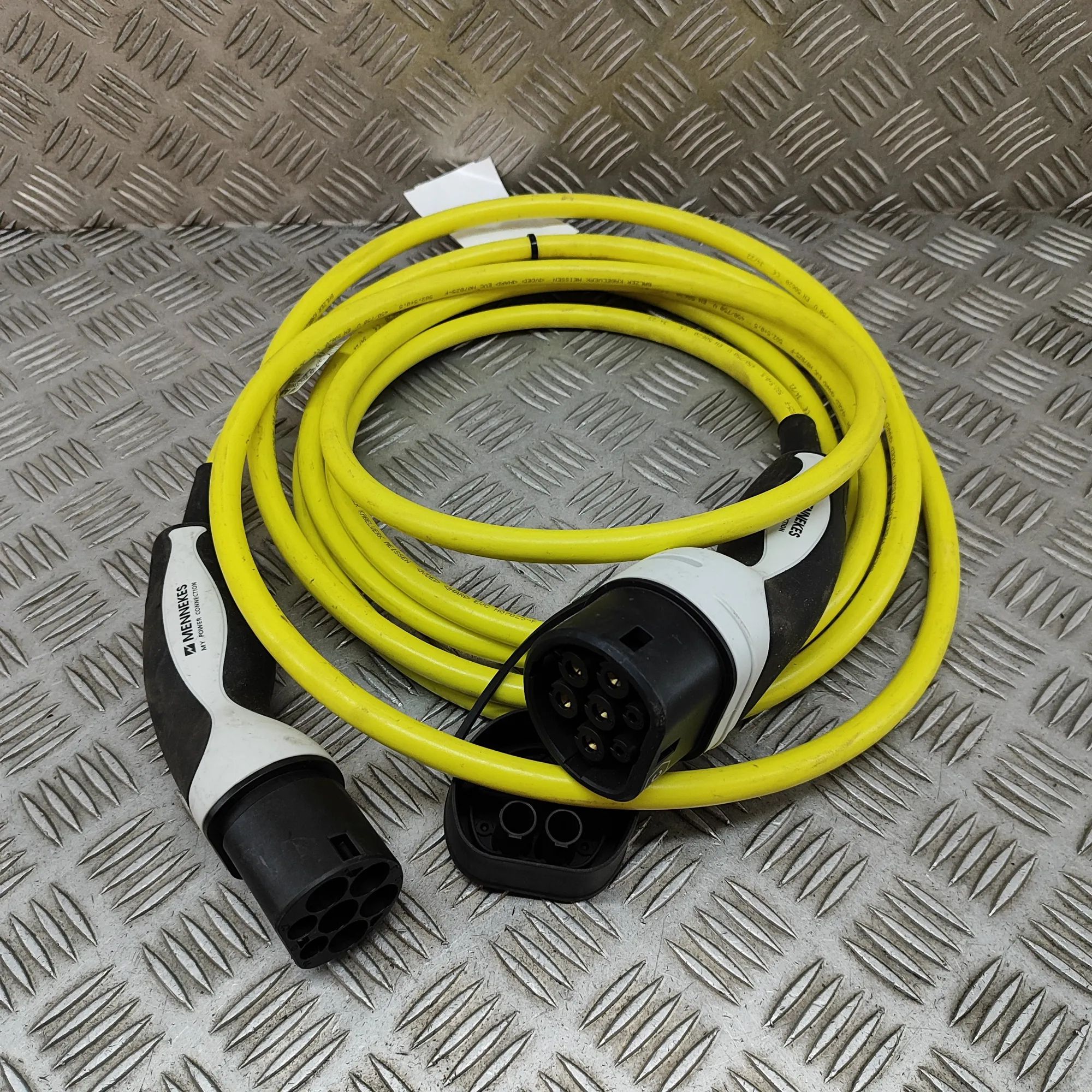 Volkswagen Arteon Battery Charging Cable Battery charging cable — VW ARTEON (3H7) (2017-...
