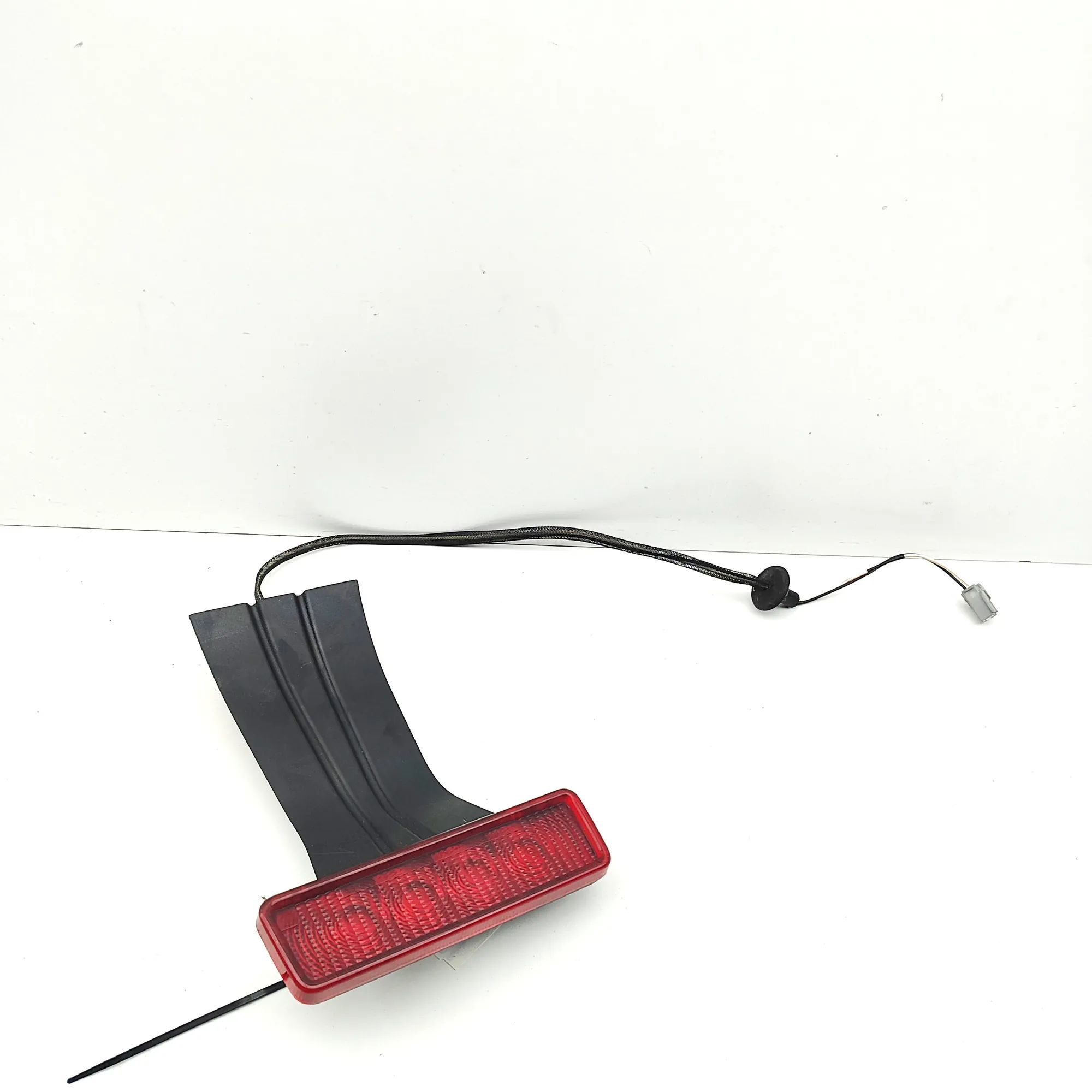 Jeep Wrangler (JK) Rear Third Brake Stop Light Rear Third Brake Stop Light — JEEP WRANGLER (II...