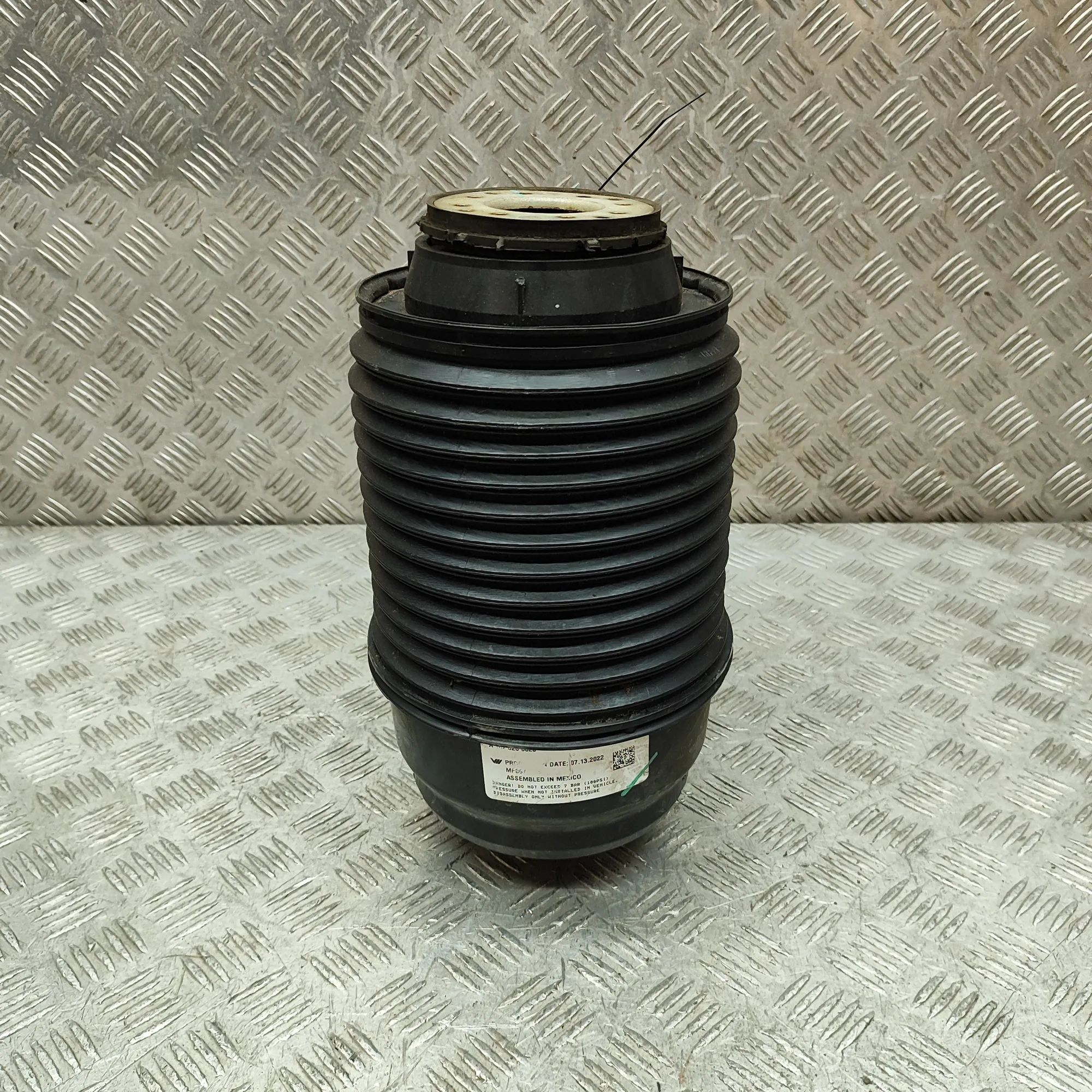 Mercedes-Benz GL / GLS (X166) Rear Right Air Suspension Spring Bag Rear Right Air Suspension Spring Bag — MERCEDES...