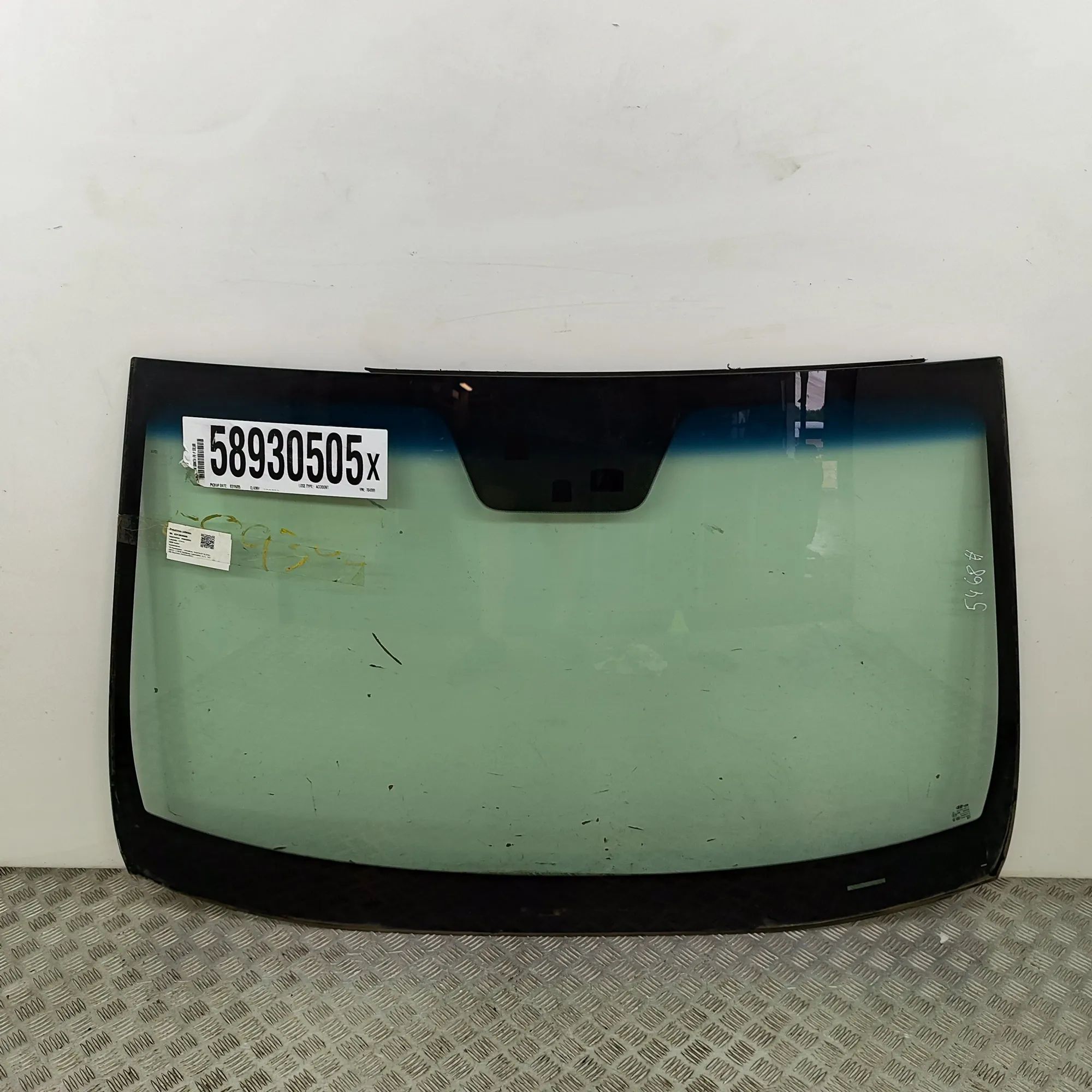 Hyundai Santa Fe Front Windshield Front Windshield — HYUNDAI SANTA (FÉ III DM) (2...
