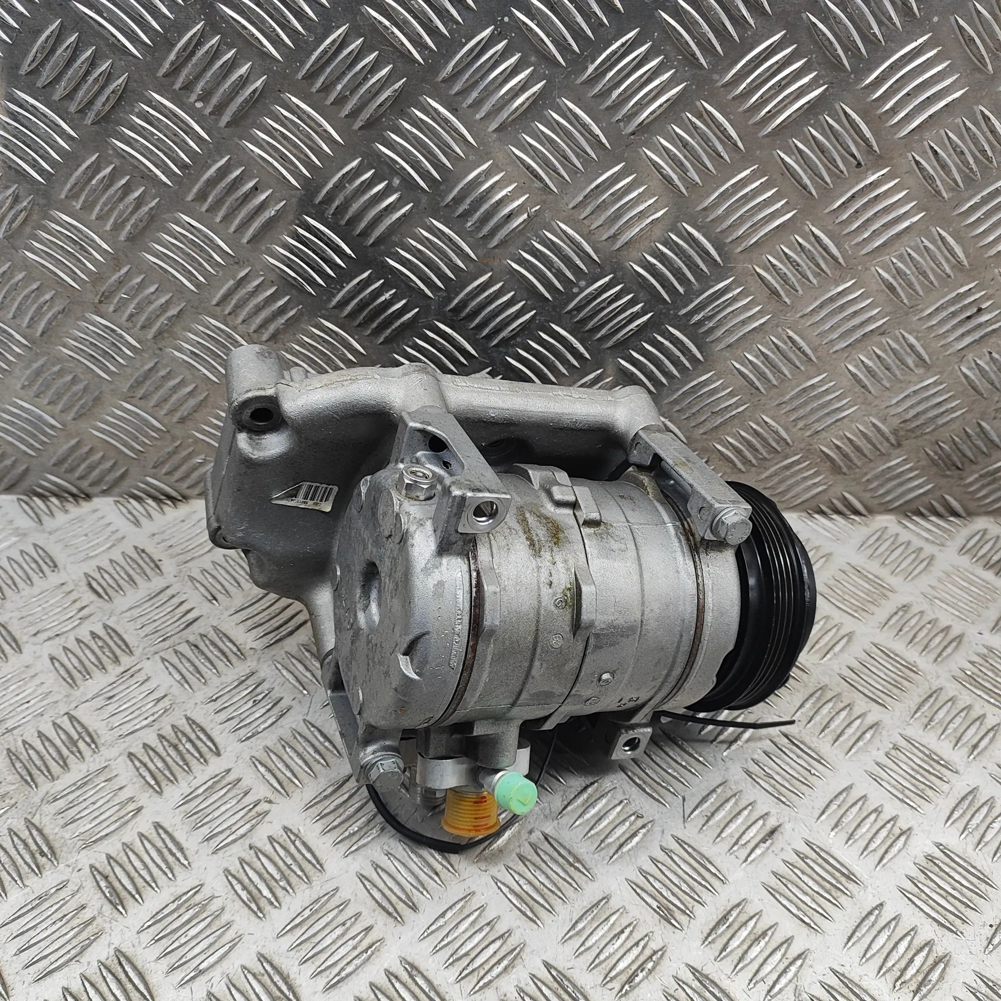 Iveco Daily Air-conditioning compressor Air-conditioning compressor — IVECO DAILY (VI V...