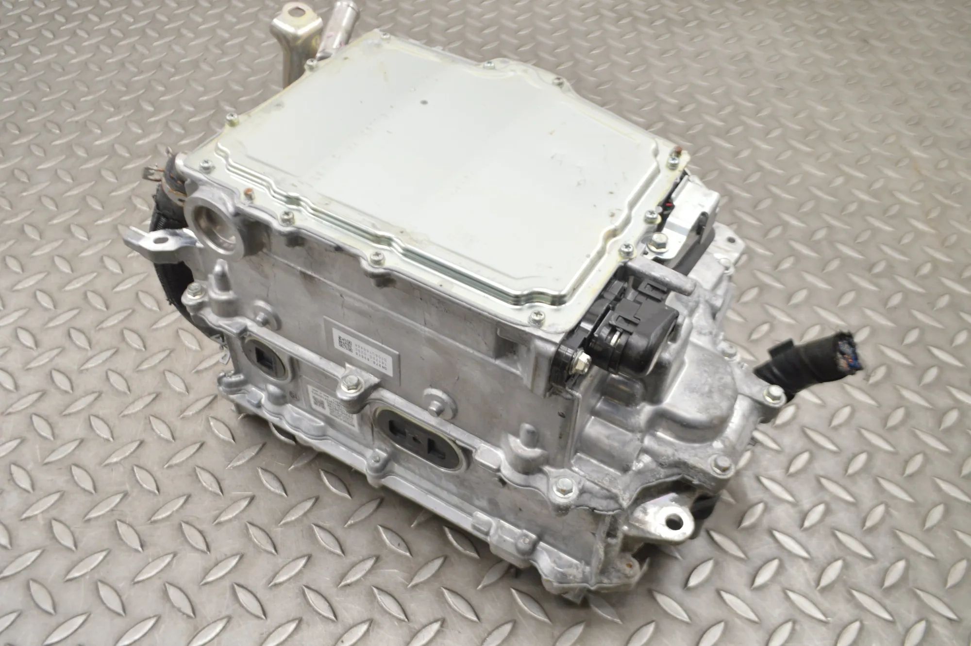 Lexus RC Invertteri Inverter — LEXUS RC (_C1_) (2014-...) — G9200-3...