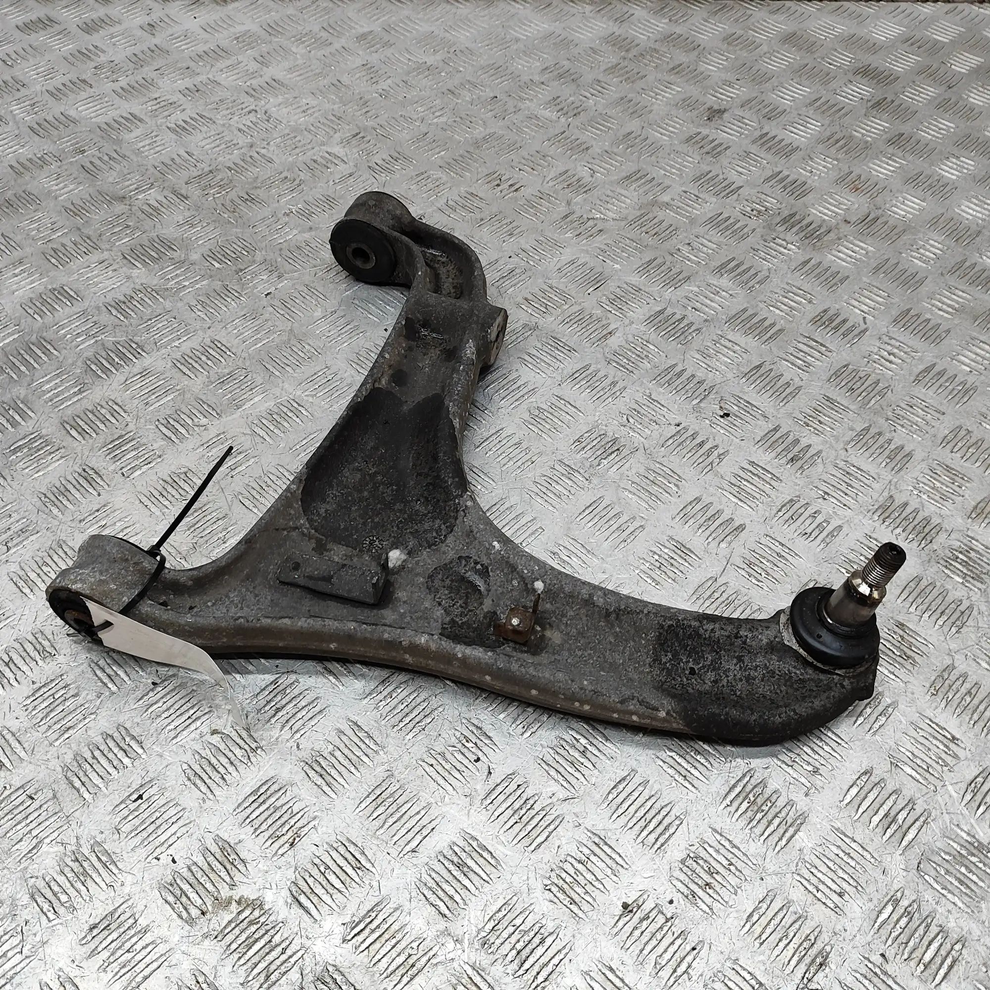 Maserati GranTurismo / GranCabrio Rear Left Lower Control Arm Rear Left Lower Control Arm — MASERATI GRAN (TU...