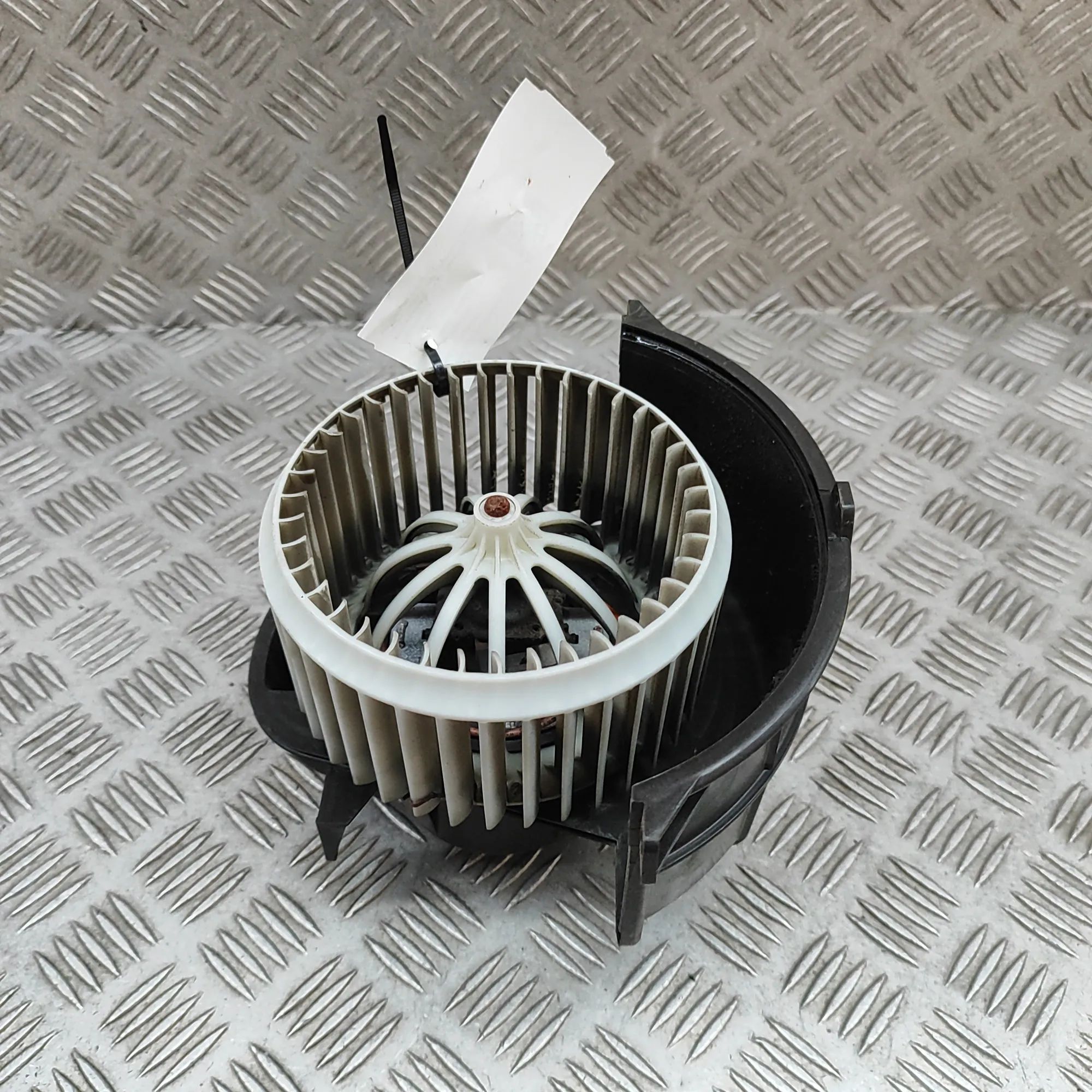 Volkswagen Amarok Heater Blower Fan Heater Blower Fan — VW AMAROK (2H_, S1B) (2010-...