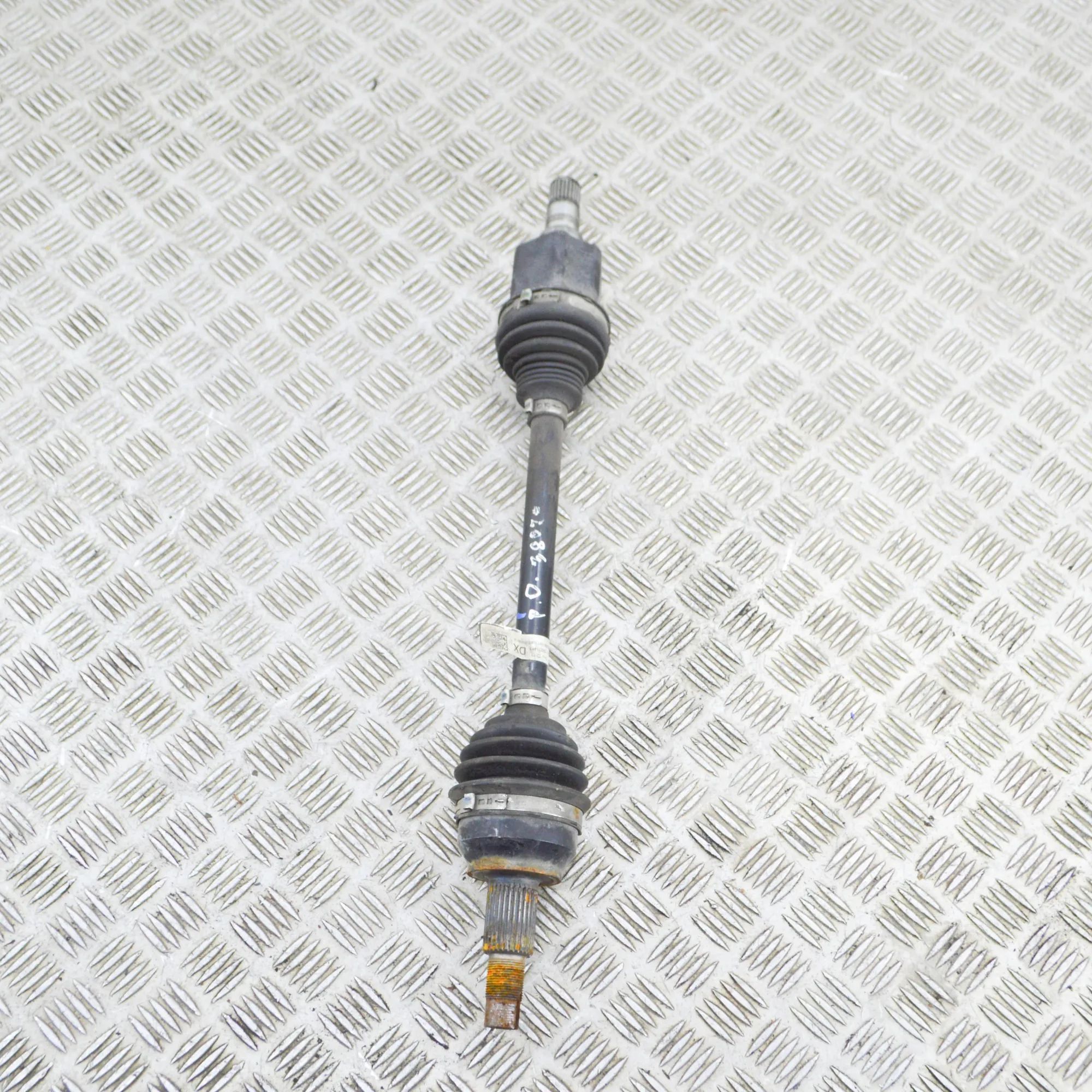 Maserati Ghibli Front Right Driveshaft Front Right Driveshaft — MASERATI GHIBLI (M157)...
