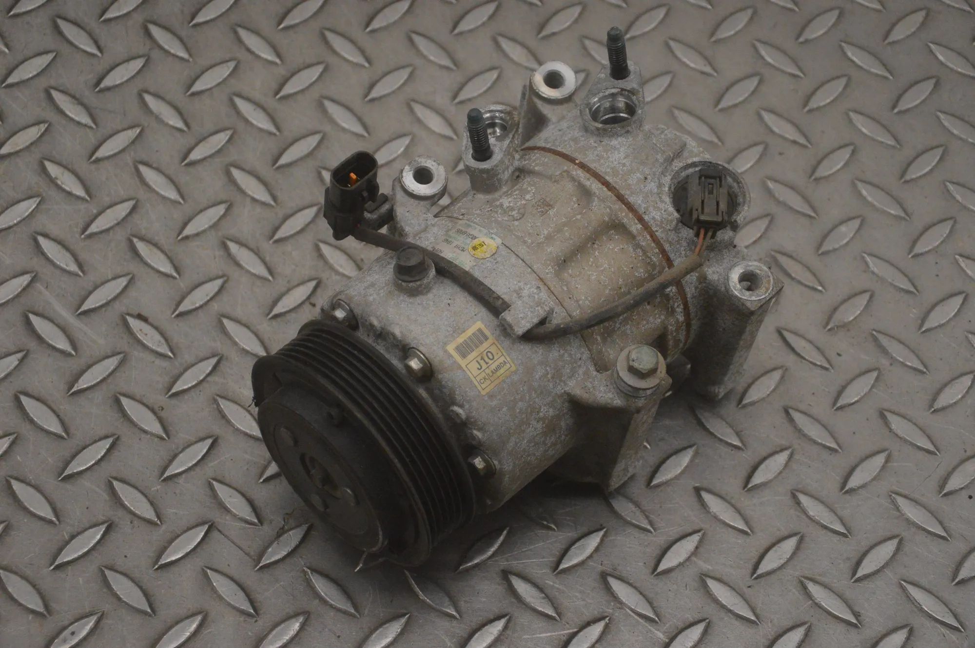 Kia Stinger Air-conditioning compressor Air-conditioning compressor — KIA STINGER (CK) ...