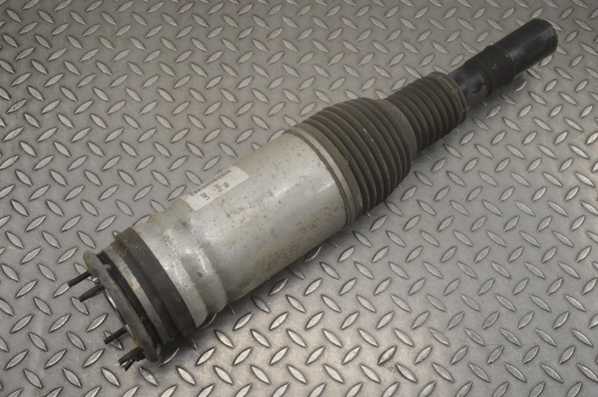 Land Rover Discovery Front Right Air Shock Absorber Front Right Air Shock Absorber — LAND ROVER DIS...