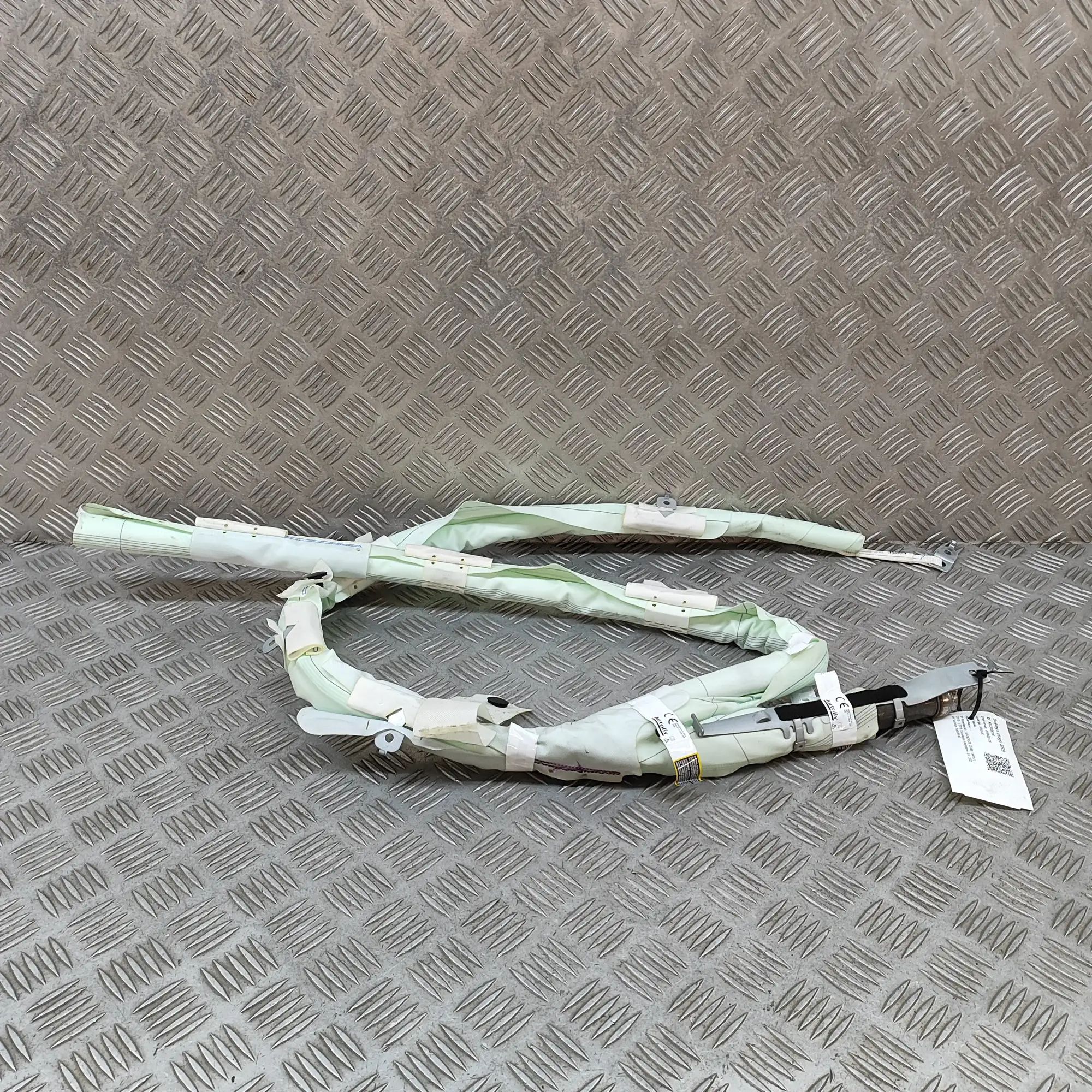 Maserati Ghibli Right Side Roof Safety Curtain SRS Right Side Roof Safety Curtain SRS — MASERATI G...