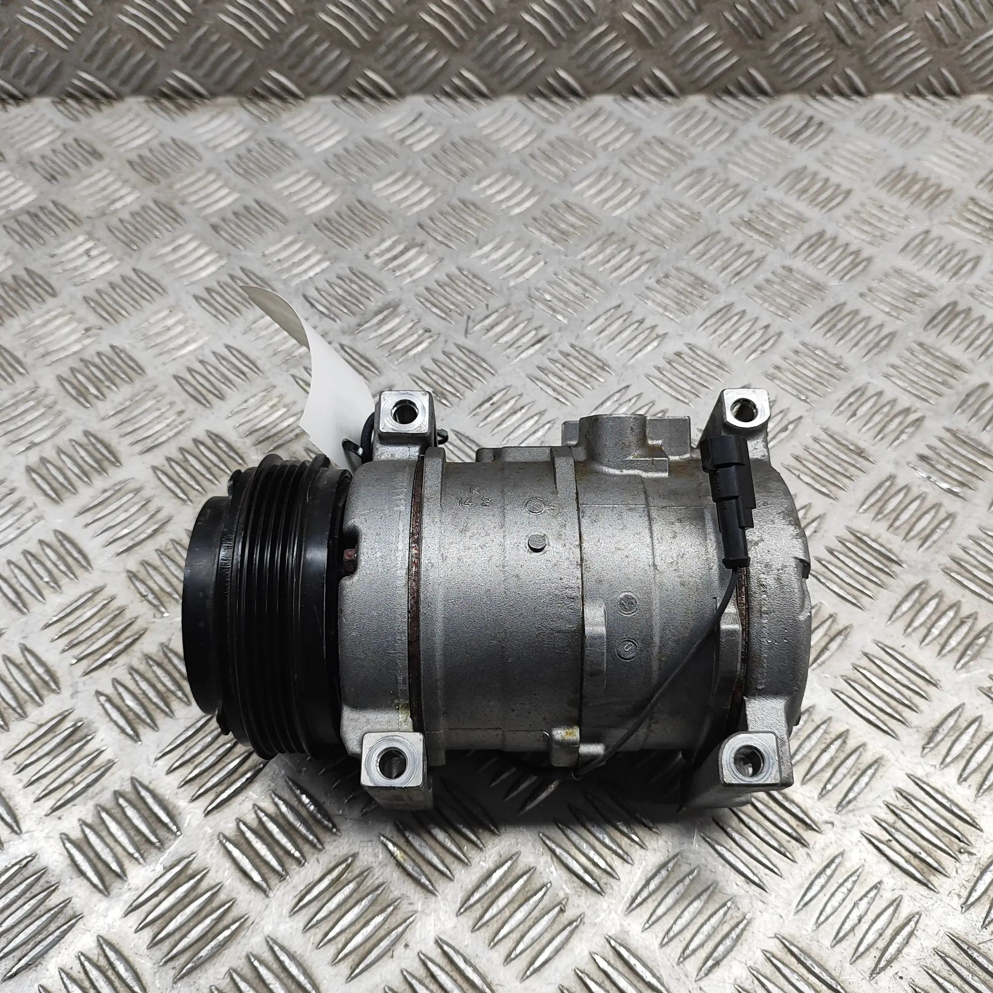 Iveco Daily Air-conditioning compressor Air-conditioning compressor — IVECO DAILY (VI V...