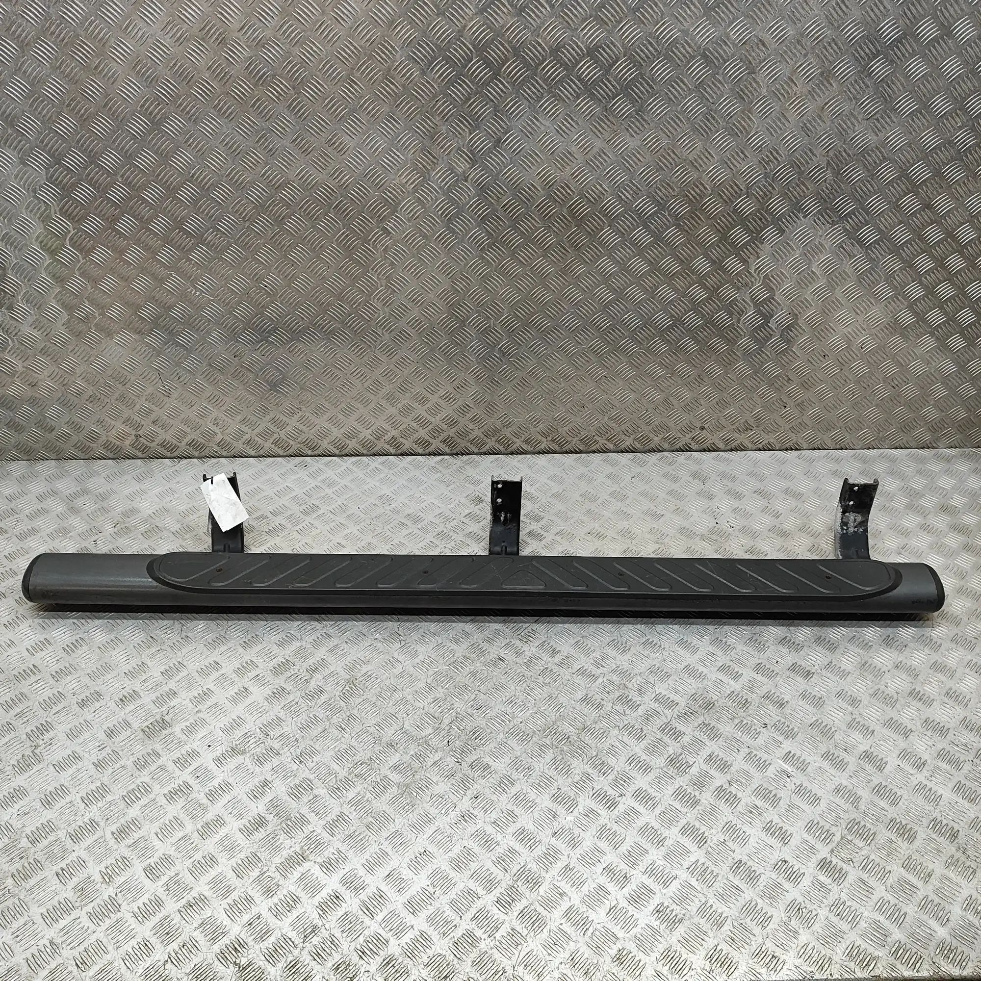 Nissan Pick Up / Navara / NP300 (D22) Left Side Metalic Sideskirt Cover Left Side Metalic Sideskirt Cover — NISSAN NP30...