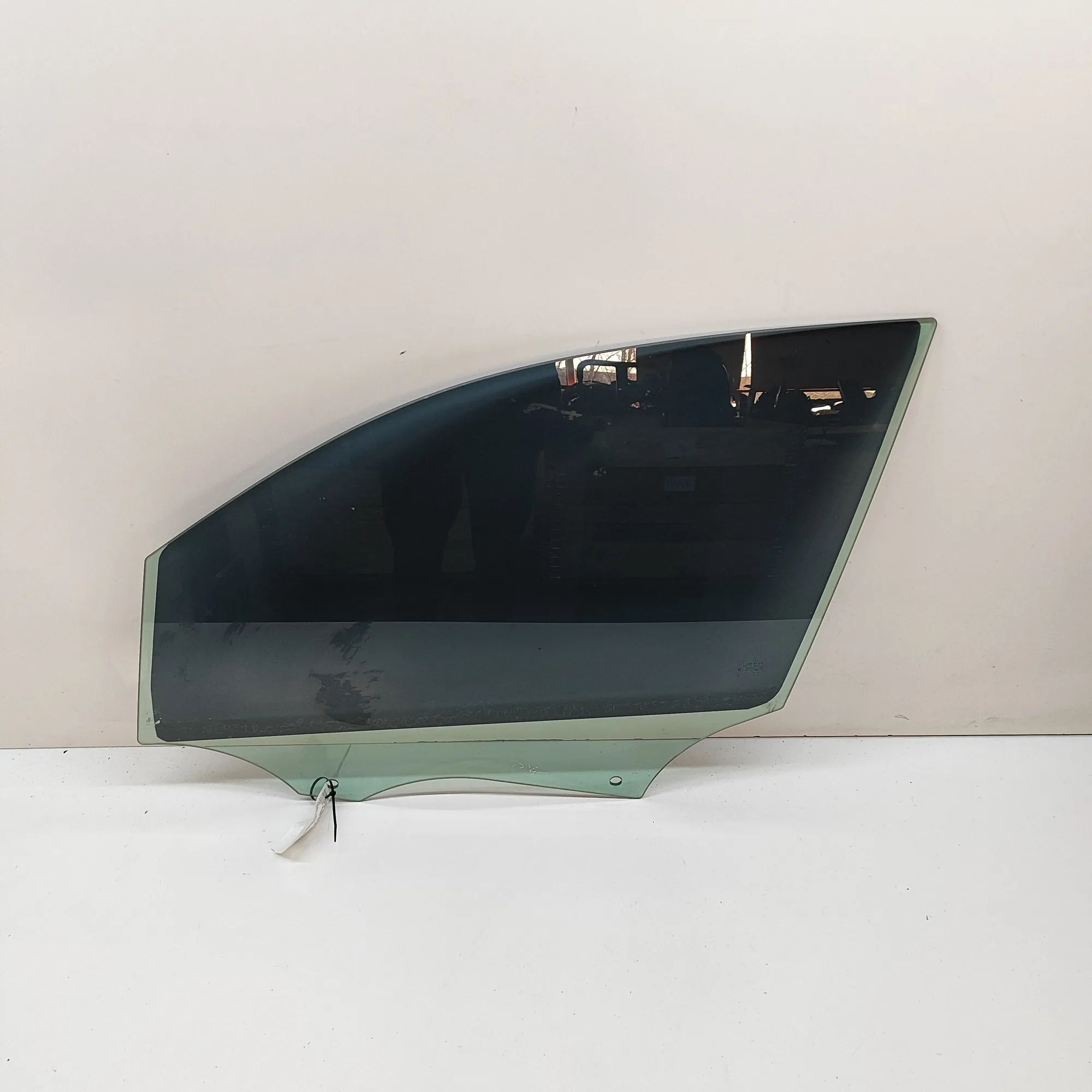 Mercedes-Benz GLS (X167) Front Left Door Window Front Left Door Window — MERCEDES BENZ GLS (X16...