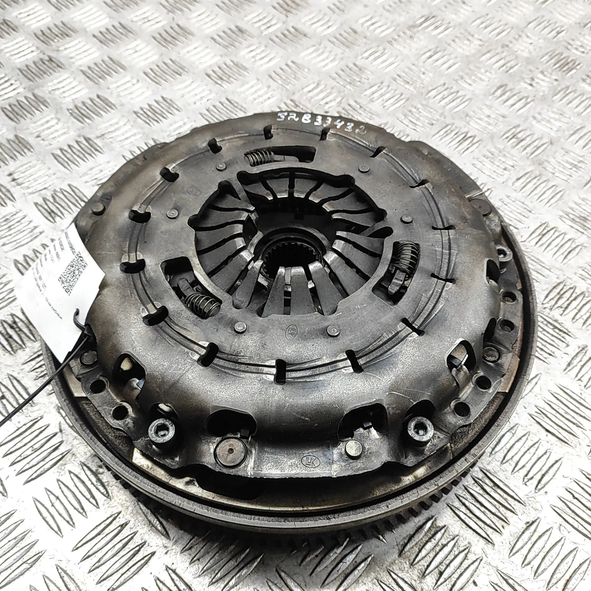 BMW 1 (E81 / E82 / E87 / E88) kytkinsarja Clutch kit — BMW 1 SERIES (E81, E82, E87, E88) ...