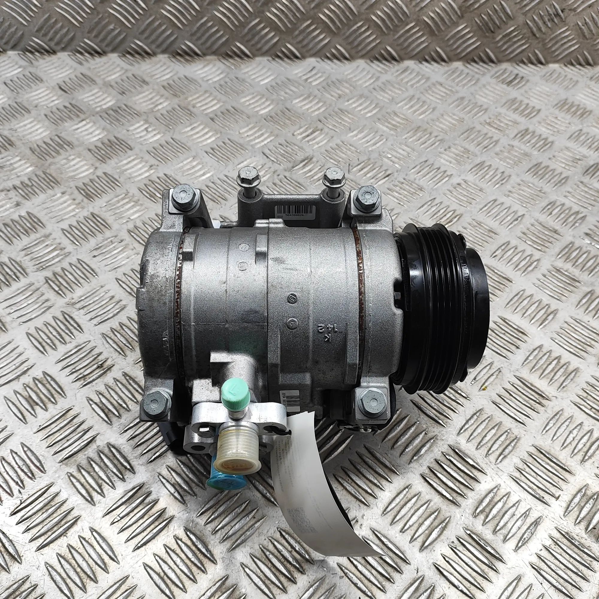 Iveco Daily Air-conditioning compressor Air-conditioning compressor — IVECO DAILY (VI V...