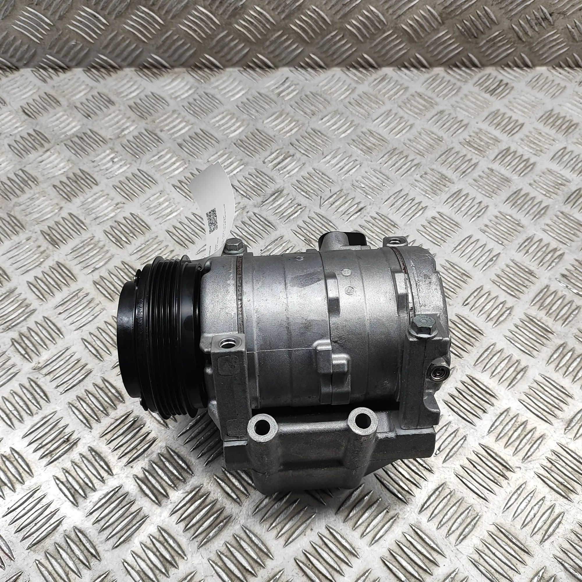 Iveco Daily Air-conditioning compressor Air-conditioning compressor — IVECO DAILY (VI V...