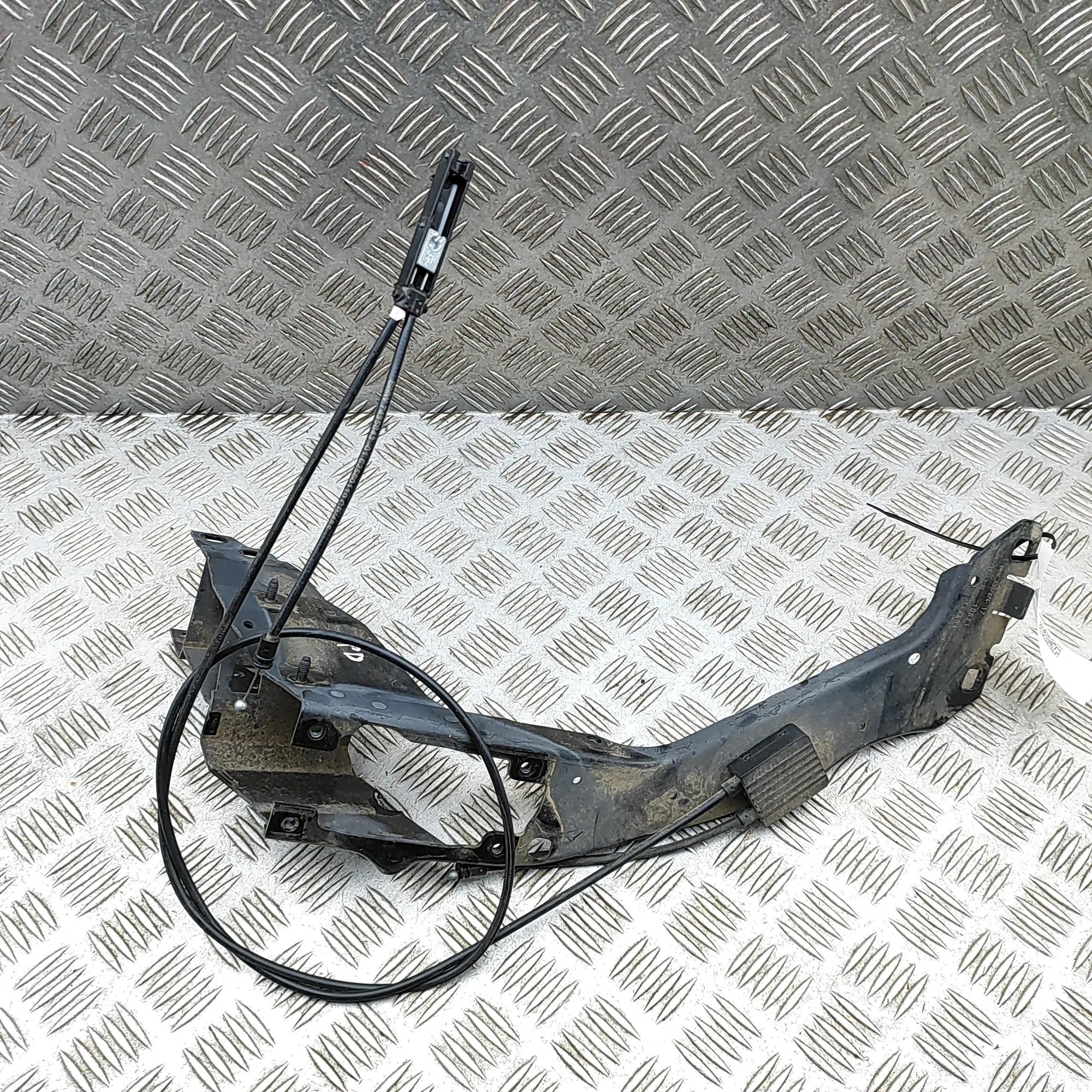 Mini One, Cooper (F55 / F56 / F57) Right Headlight Bracket