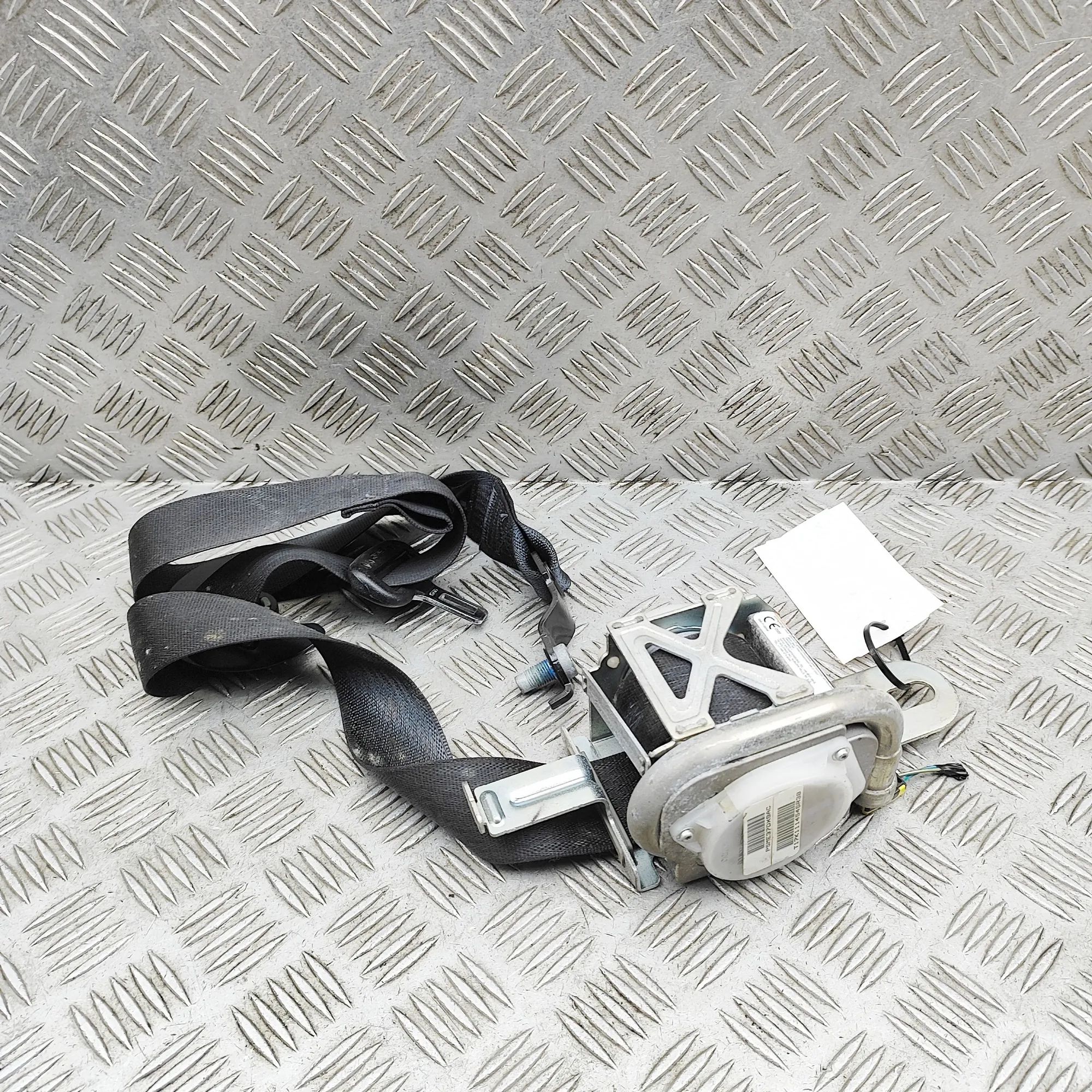 Jeep Grand Cherokee (WK) Front Left Seatbelt