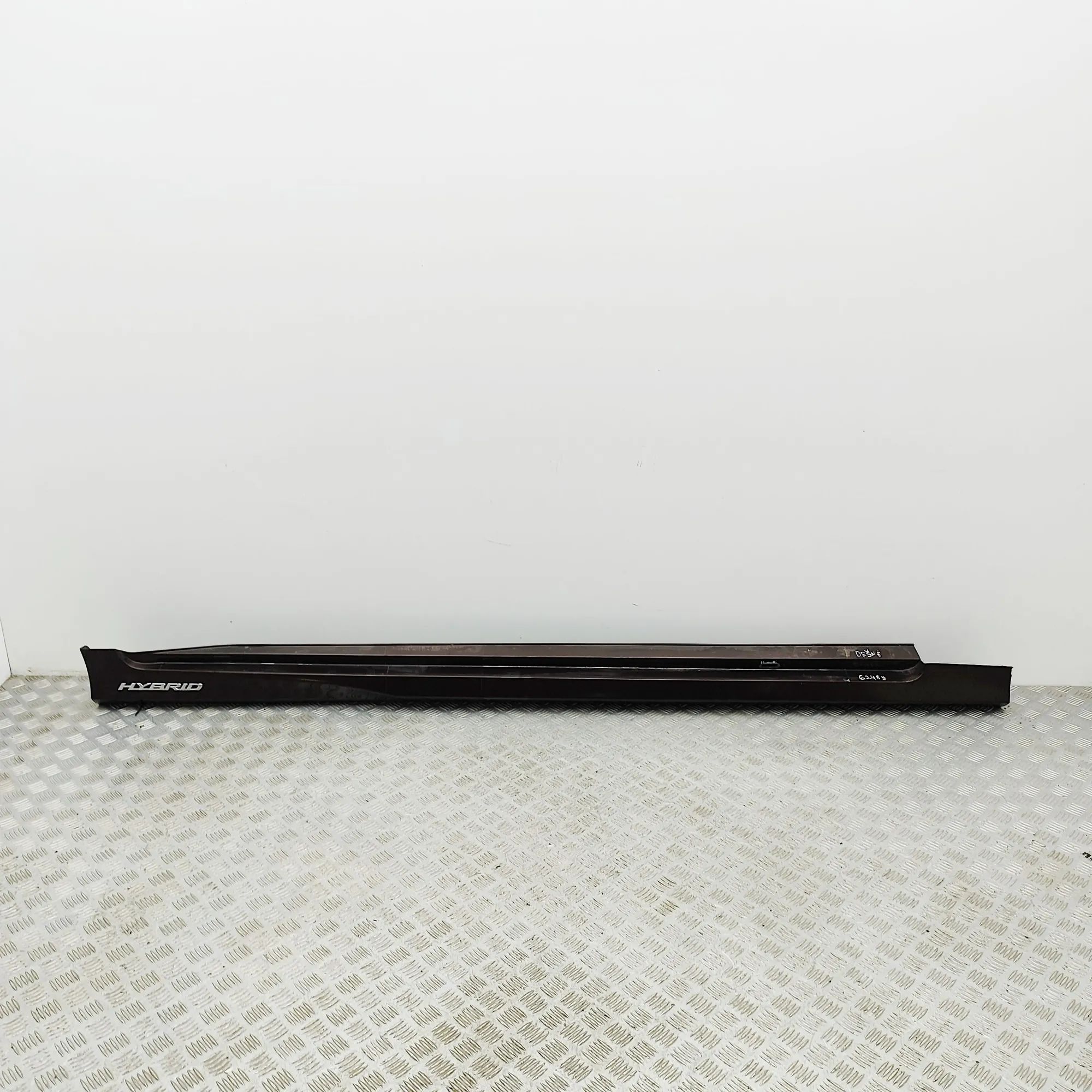 Lexus GS Right Side Plastic Sideskirt Cover Right Side Plastic Sideskirt Cover — LEXUS GS (...