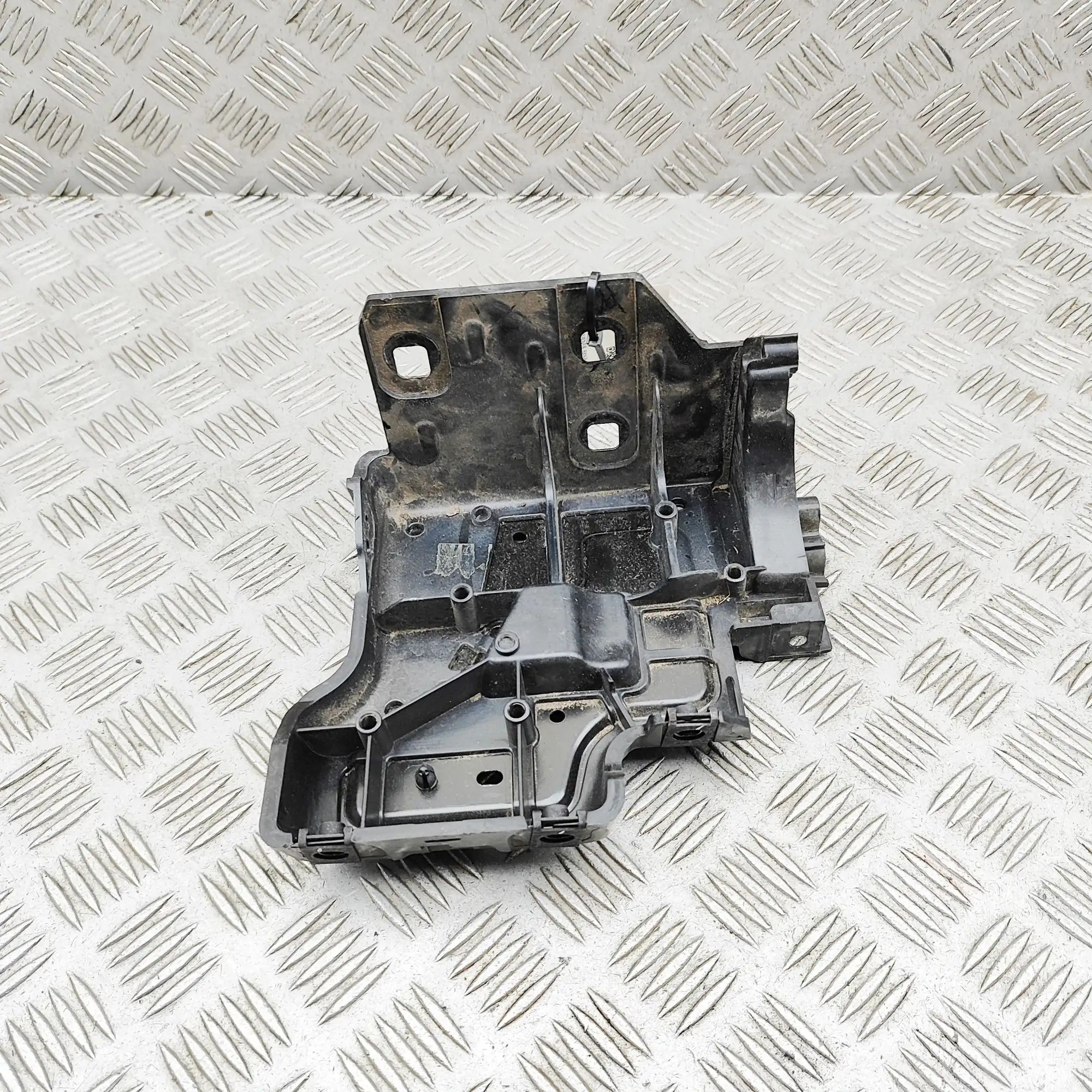 Land Rover Range Rover Evoque Radiator Holder Radiator Holder — LAND ROVER RANGE ROVER EVOQUE...