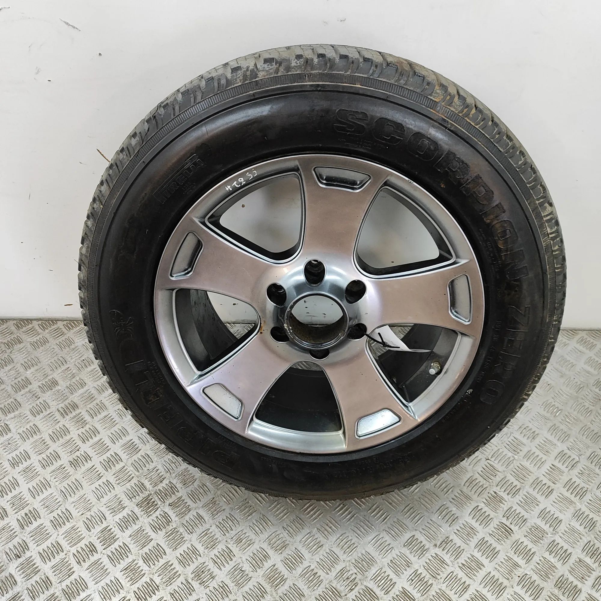 Isuzu D-Max Spare Wheel Space Saver Spare Wheel Space Saver — ISUZU D-MAX (I TFR, T...