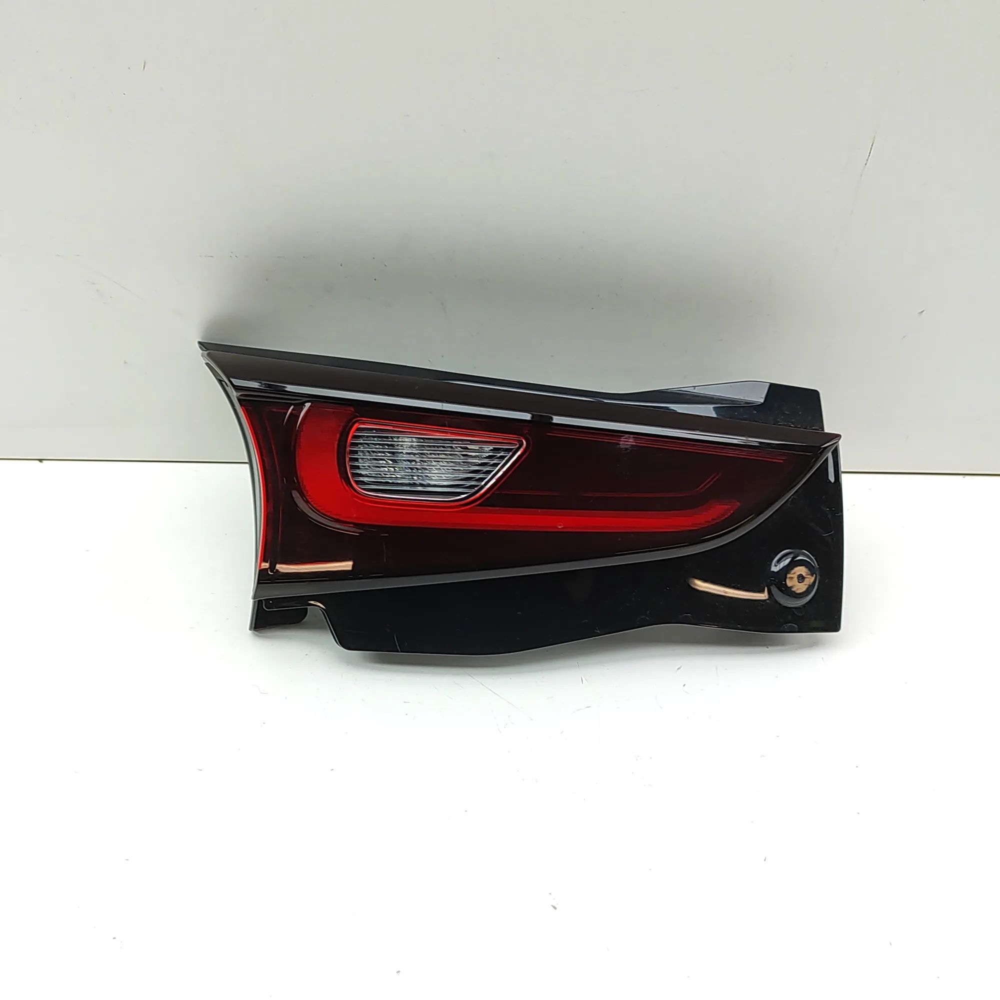 Mazda CX-5 (KF) Left Side Tailgate Tail Light Left Side Tailgate Tail Light — MAZDA CX-5 (KF)...