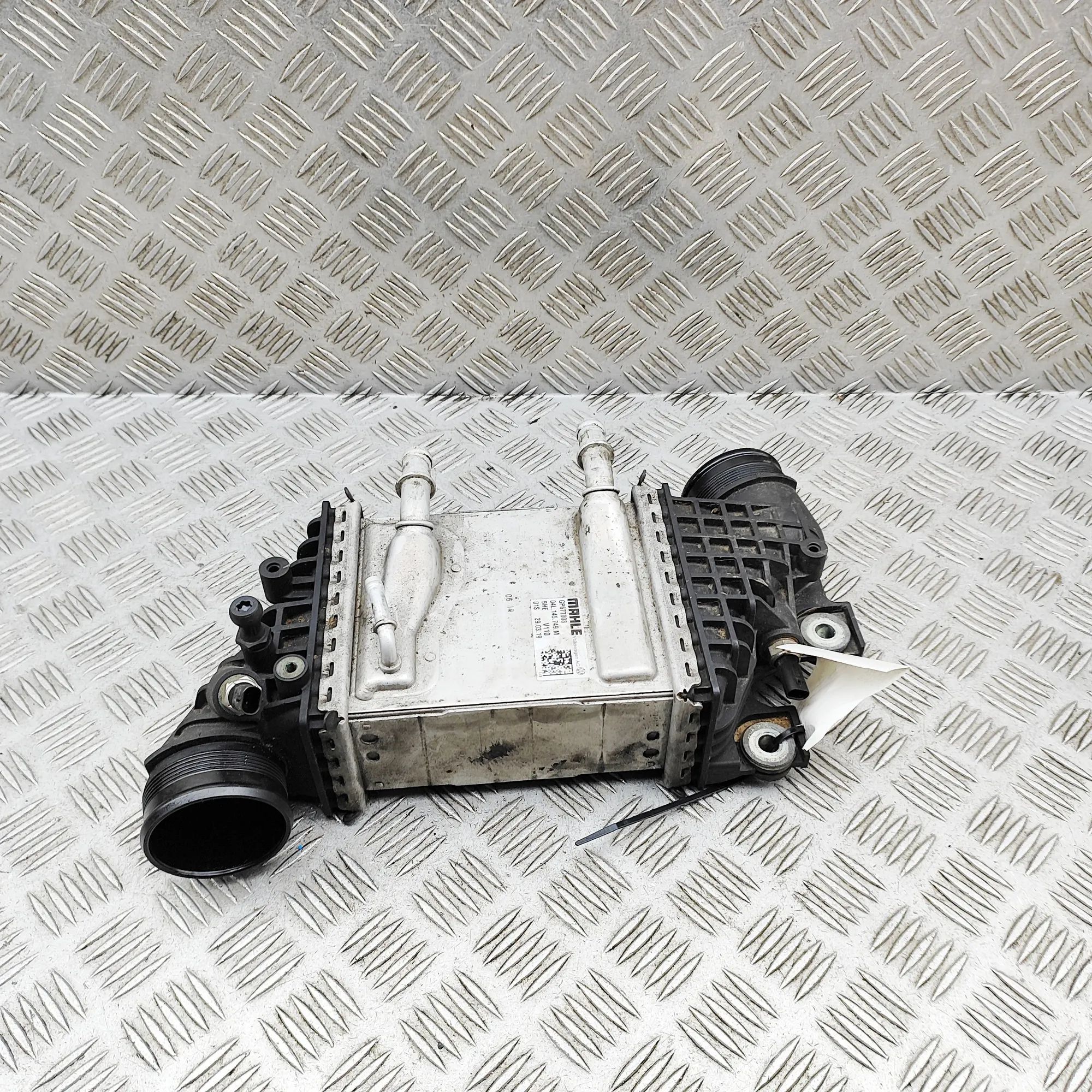 Volkswagen Transporter (T6, Caravelle, Multivan) Intercooler radiator Intercooler radiator — VW TRANSPORTER (VI T6 Va...