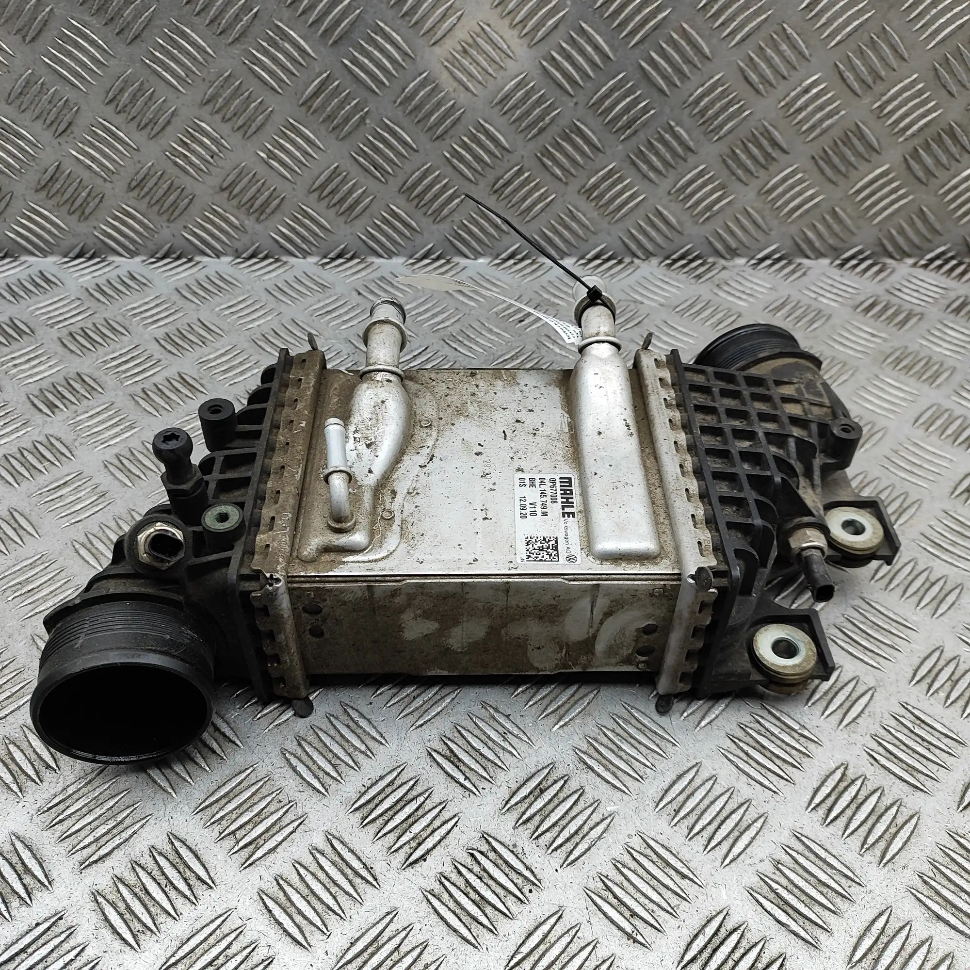 Volkswagen Transporter (T6, Caravelle, Multivan) Intercooler radiator Intercooler radiator — VW TRANSPORTER (VI T6 Va...