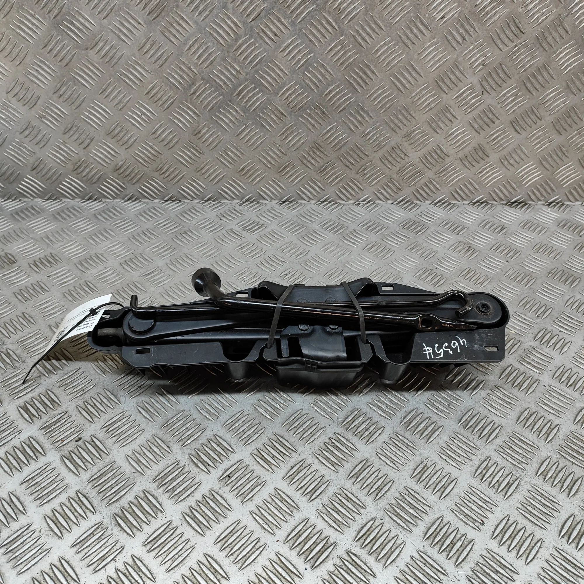 Toyota Sienna Lift Jack Lift Jack — TOYOTA SIENNA (_L4_) (2020-...) — 6...